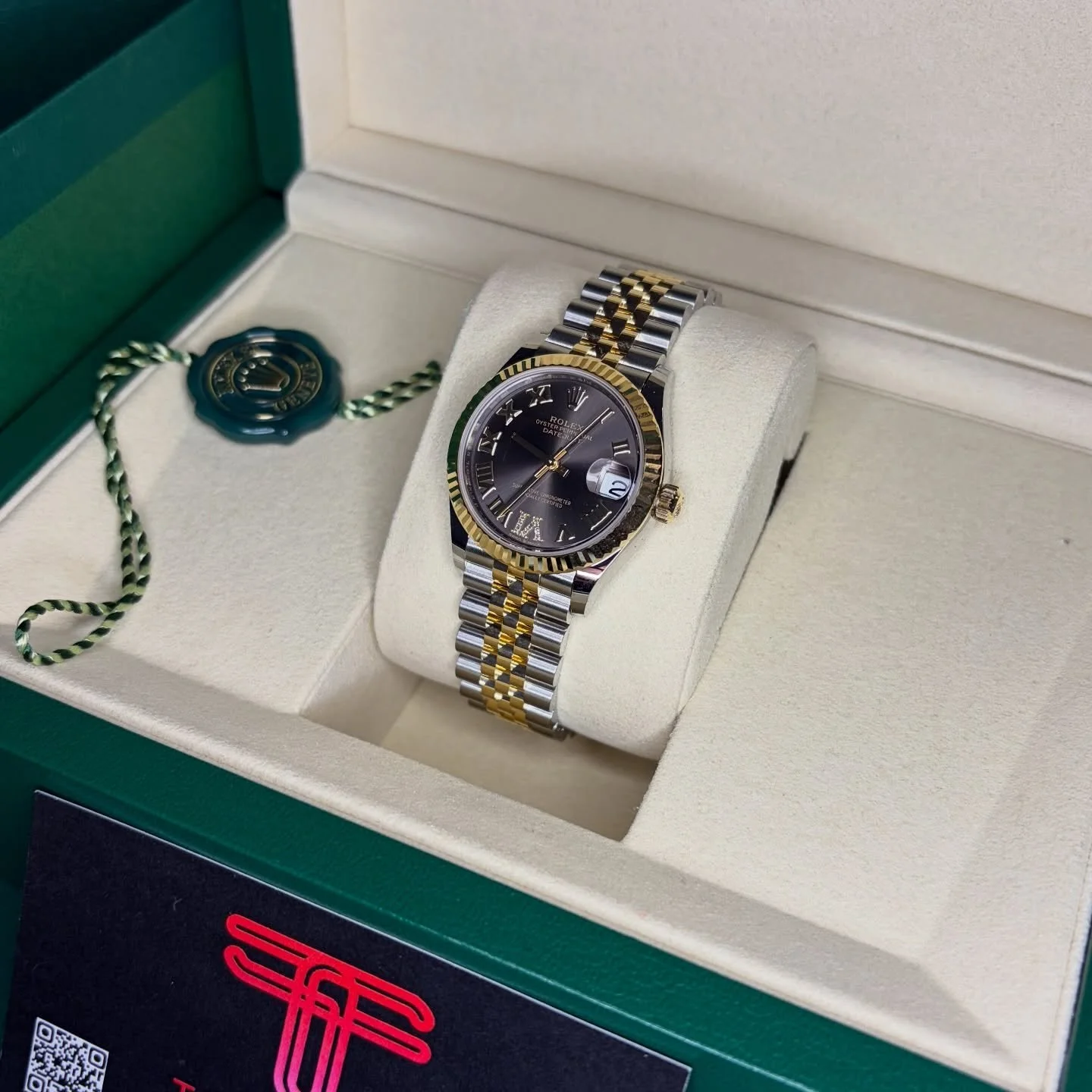 Beautiful diamond dial on this 31mm yellow gold Datejust💎🔥 #rolex #luxurywatches #watches #foryou #timepiece