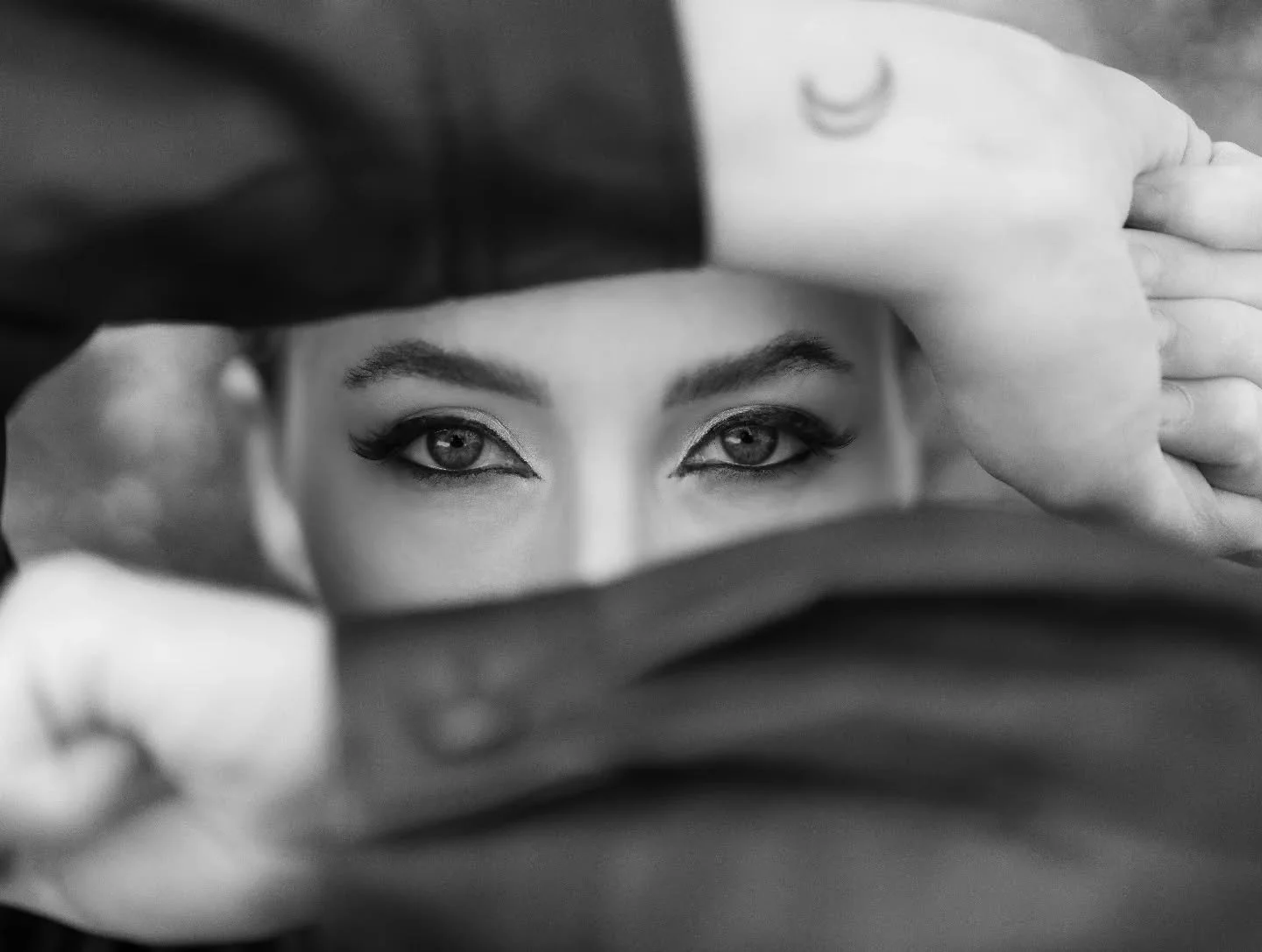 The eyes always tell a story. 🖤🤍

#essexportraitphotographer 
#braintreephotographer 
#editorialphotography