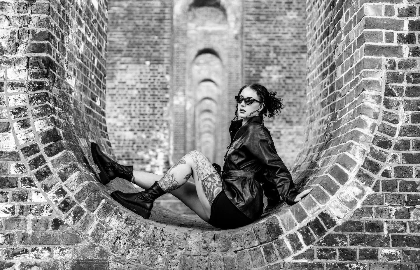 Black leather, brick walls, and zero apologies!!

#editorialphotography 
#PortraitPhotography 
#essexportraitphotographer 
#braintreephotographer