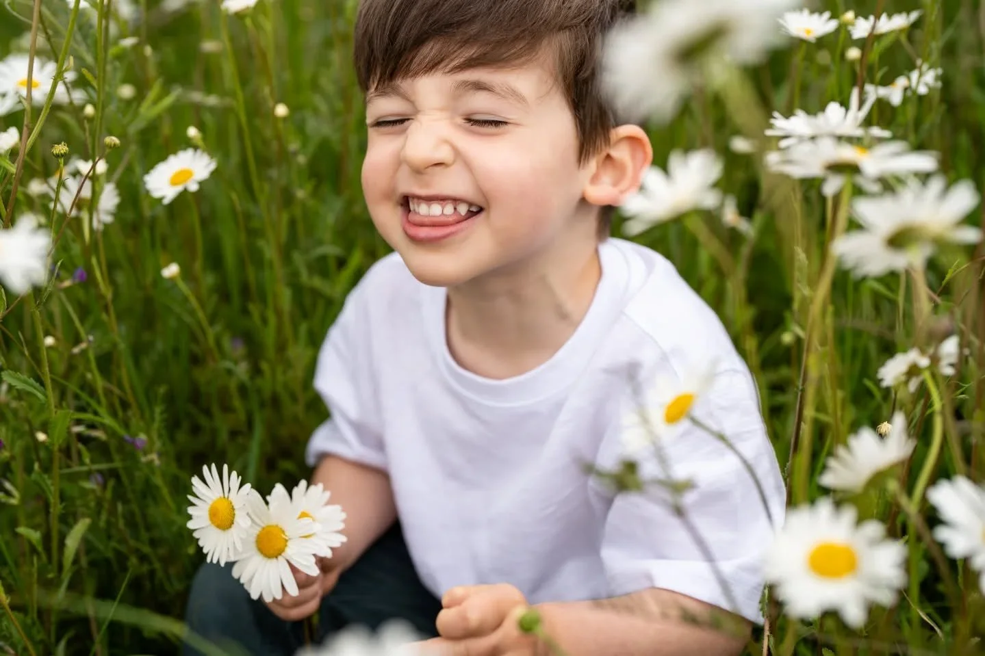 Yesterday's photoshoot 💛

Pure happiness and lots of Daisies!

#PortraitPhotography 
#essexportraitphotographer 
#braintreephotographer