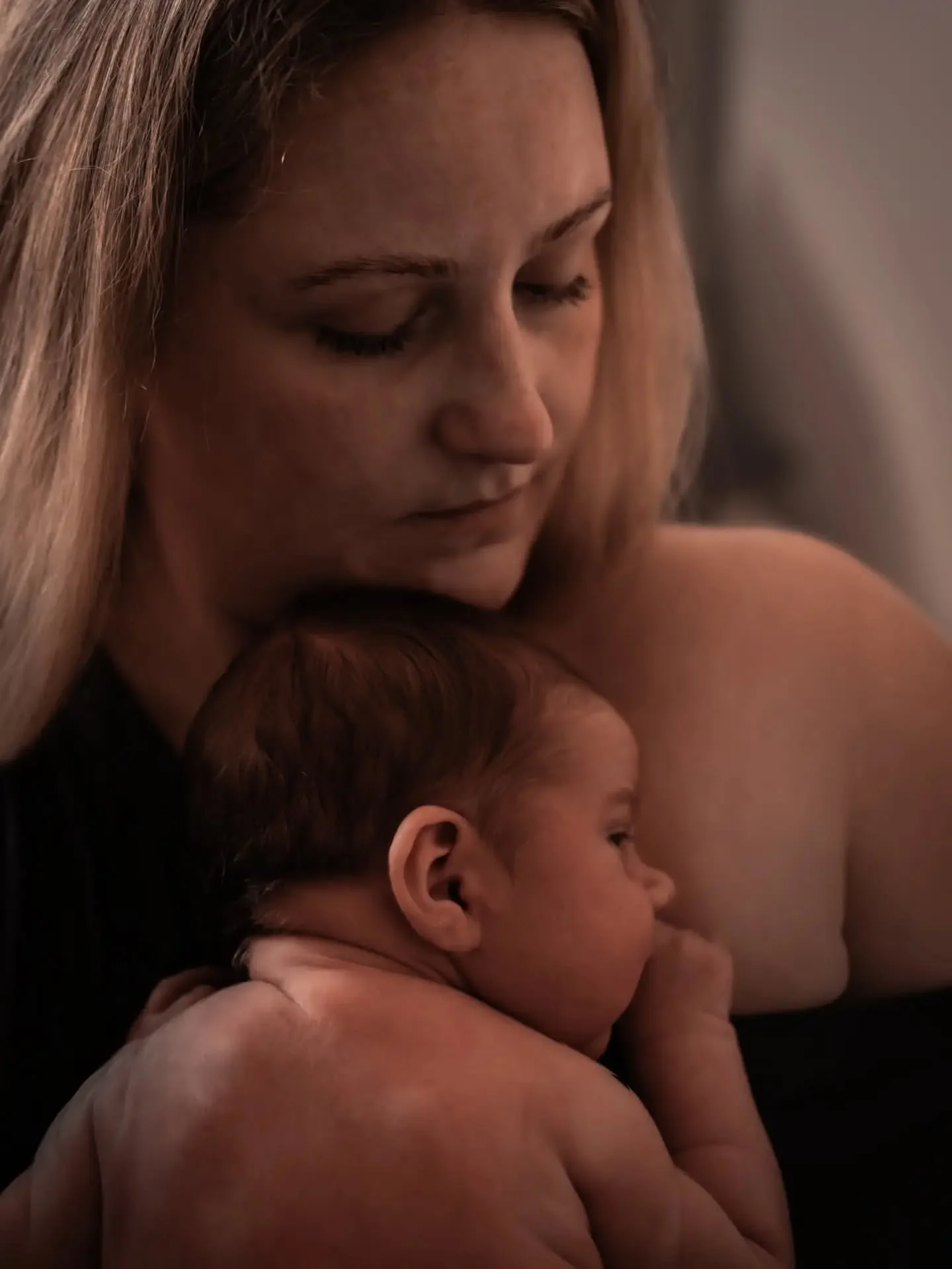 Beautiful 💙

There is nothing quite like capturing those first precious days with your newborn in the comfort of your own home.

At home newborn photography is relaxed, natural and completely centred around you and your baby. No rushing out the door
