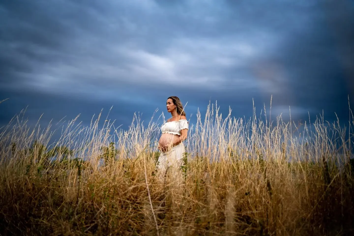 💜 

#maternityphotography 
#pregnancy 
#maternityphotoshoot 
#goldenhourphotoshoot