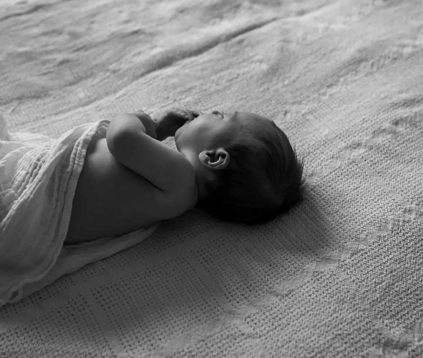 Calm, sleepy and completely at home 🤍

One of my favourite things about coming to you for an At Home newborn session is being able to capture your little one exactly where they feel most comfortable, in their own environment, surrounded by familiar 