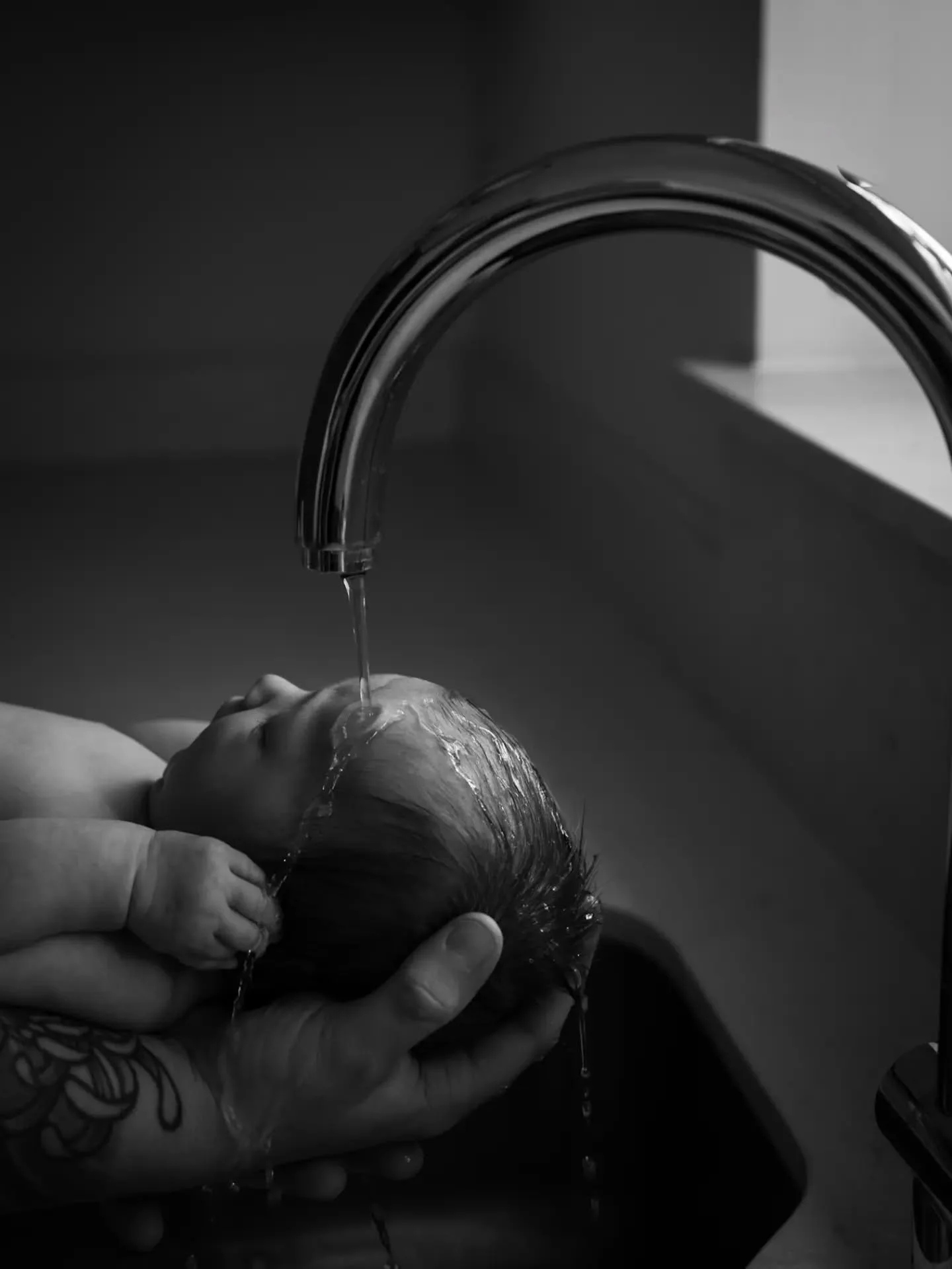 I&rsquo;ve had a lovely influx of sink bath sessions recently, and I can completely see why they are becoming such a favourite. 🤍

These beautiful little moments are included as part of your at home baby session and are the perfect way to capture th