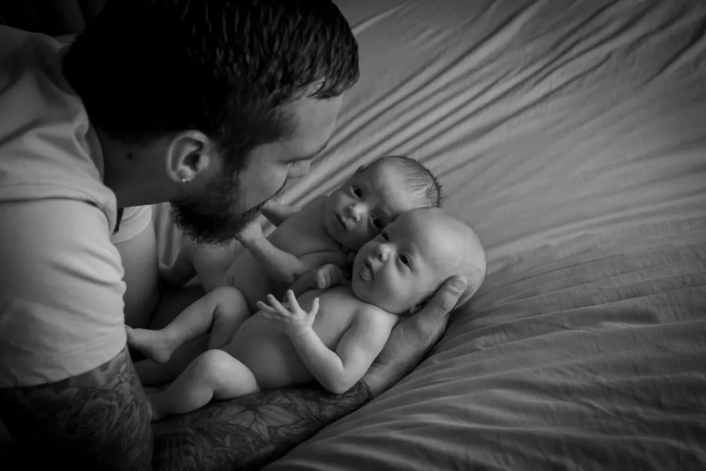 Double trouble, daddies girls 🩷🩷

#homephotoshoot 
#newbornphotography 
#twinsofinstagram 
#essexbabyphotographer 
#newbornbabyshoot