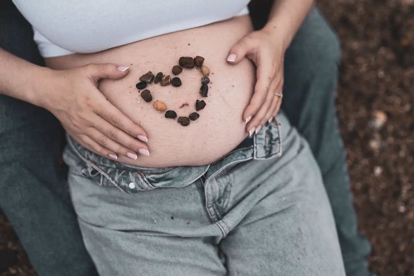 The details on my rainy day maternity shoot ❤️

The close up details are just as important as any other shots. Capturing those moments that you forget so quickly. 

#maternityphotographer 
#rainydayphotoshoot 
#essexphotographer 
#maternitysession 
#