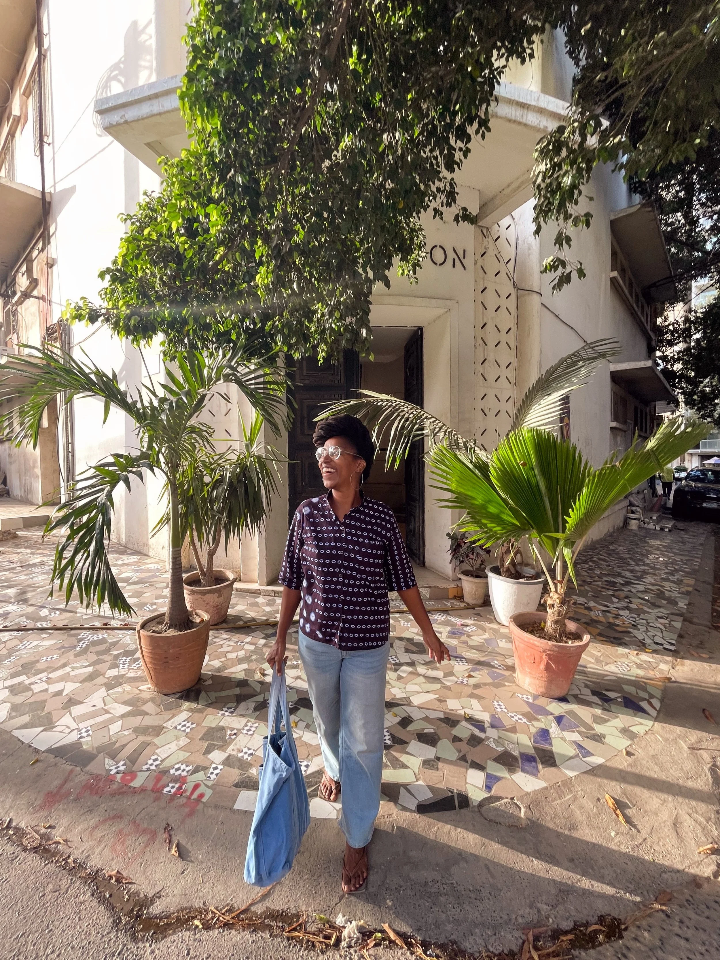 Contact page for Rachelle J. Gray.