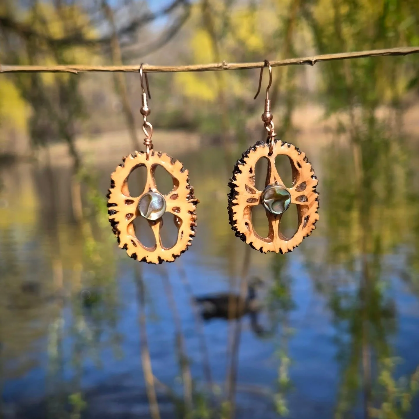 My first pair of walnut earrings Ive ever made 😍 

In the works of making some more designs ✨️
.
.
.
.
.

#naturaljewelry #wildchild #abalone #hippiestyle #uniquegifts