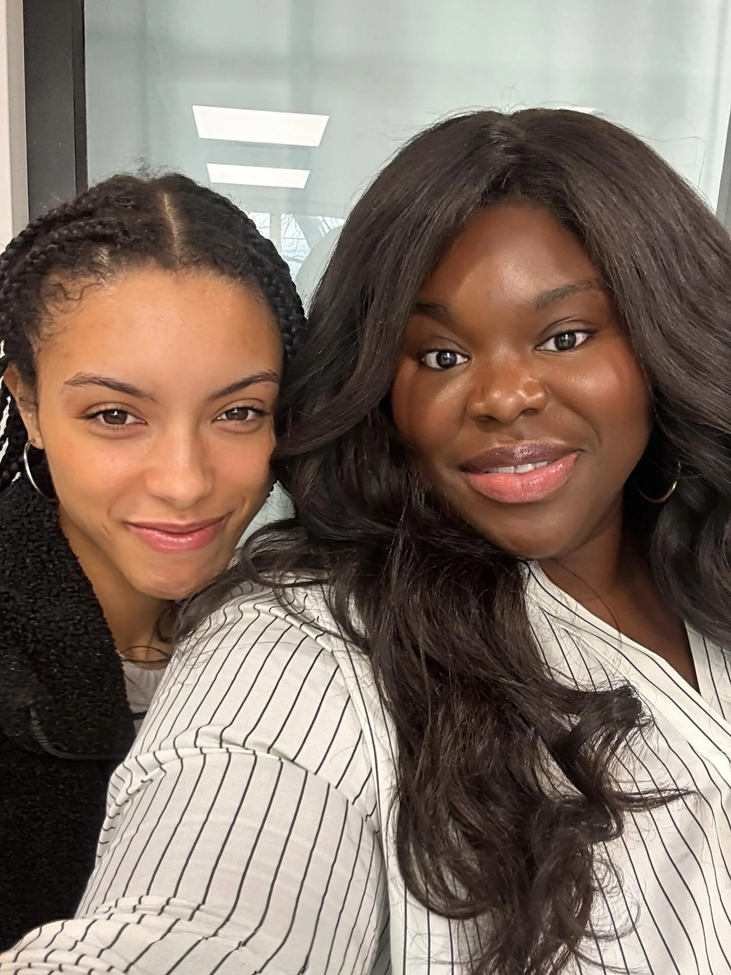 Introducing Parris Lyn. 🌺 

Parris is an assistant stylist at Sugar Kelly, supporting in-studio services while specializing in sleek blowouts and textured hair care.

She will be in studio part-time, contributing to the elevated, wellness-focused ex