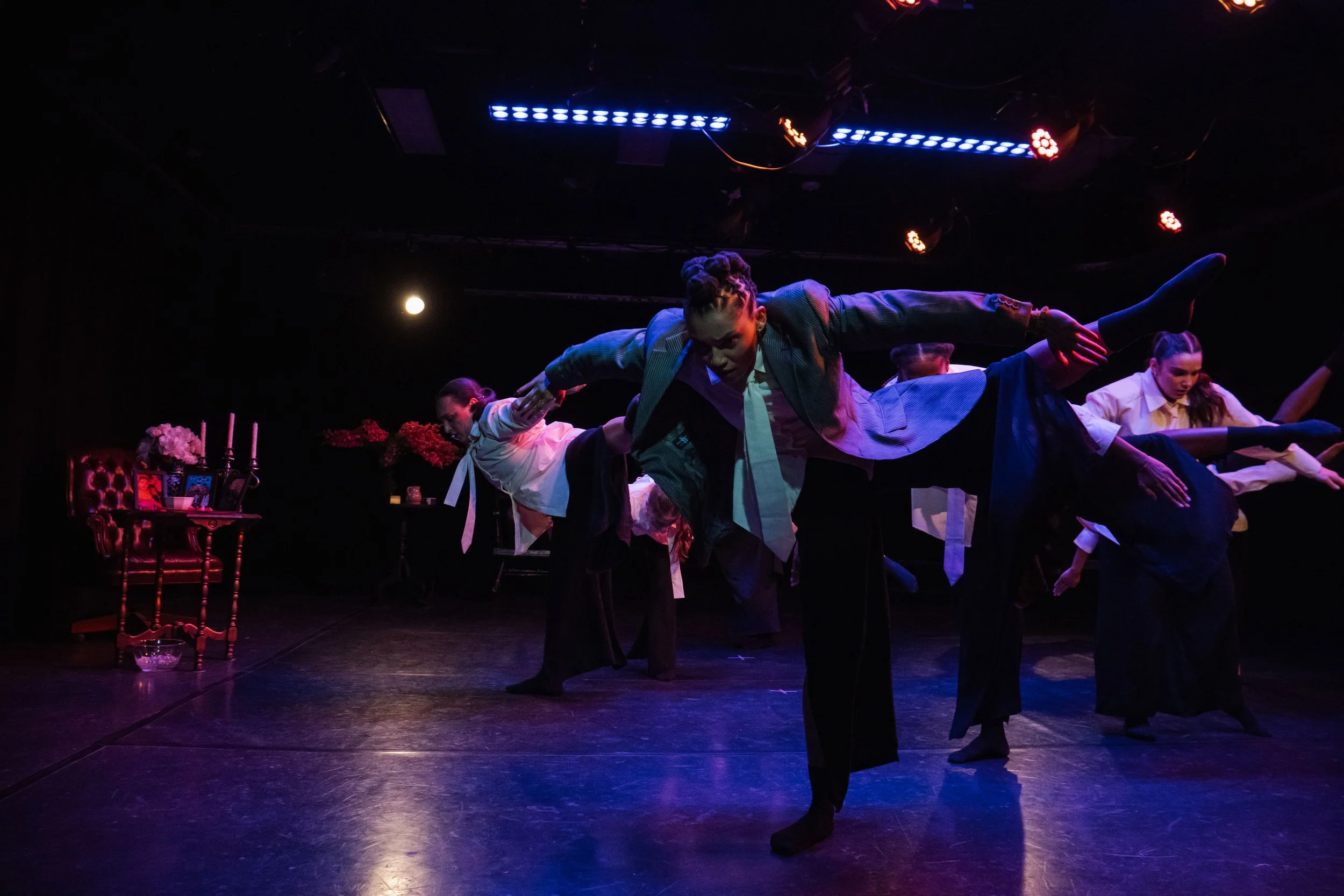 Nadia Milad Issa - Choreography - MFA Thesis
Rebecca Couch - Stage Manager
Sandi Rodriguez-Gonzalez - Lighting Operator 
Kay Currier-Graves - Lighting Designer
Photos by @Monserratscamera 