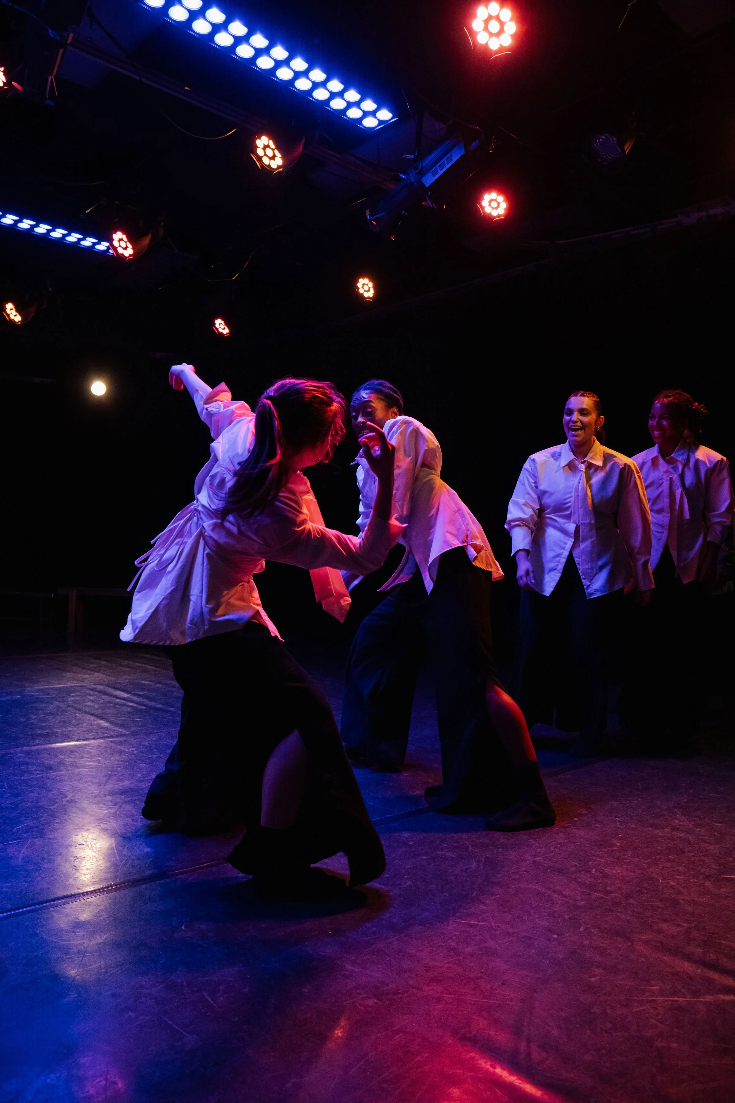Nadia Milad Issa - Choreography - MFA Thesis
Rebecca Couch - Stage Manager
Sandi Rodriguez-Gonzalez - Lighting Operator 
Kay Currier-Graves - Lighting Designer
Photos by @Monserratscamera 