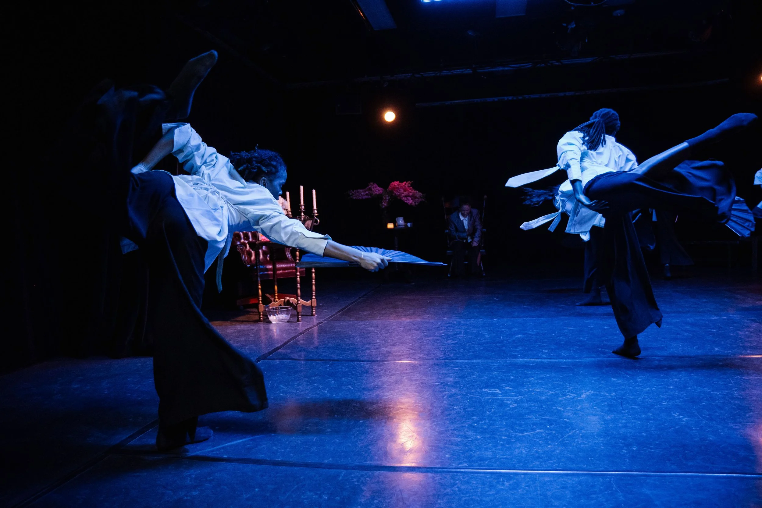 Nadia Milad Issa - Choreography - MFA Thesis
Rebecca Couch - Stage Manager
Sandi Rodriguez-Gonzalez - Lighting Operator 
Kay Currier-Graves - Lighting Designer
Photos by @Monserratscamera 