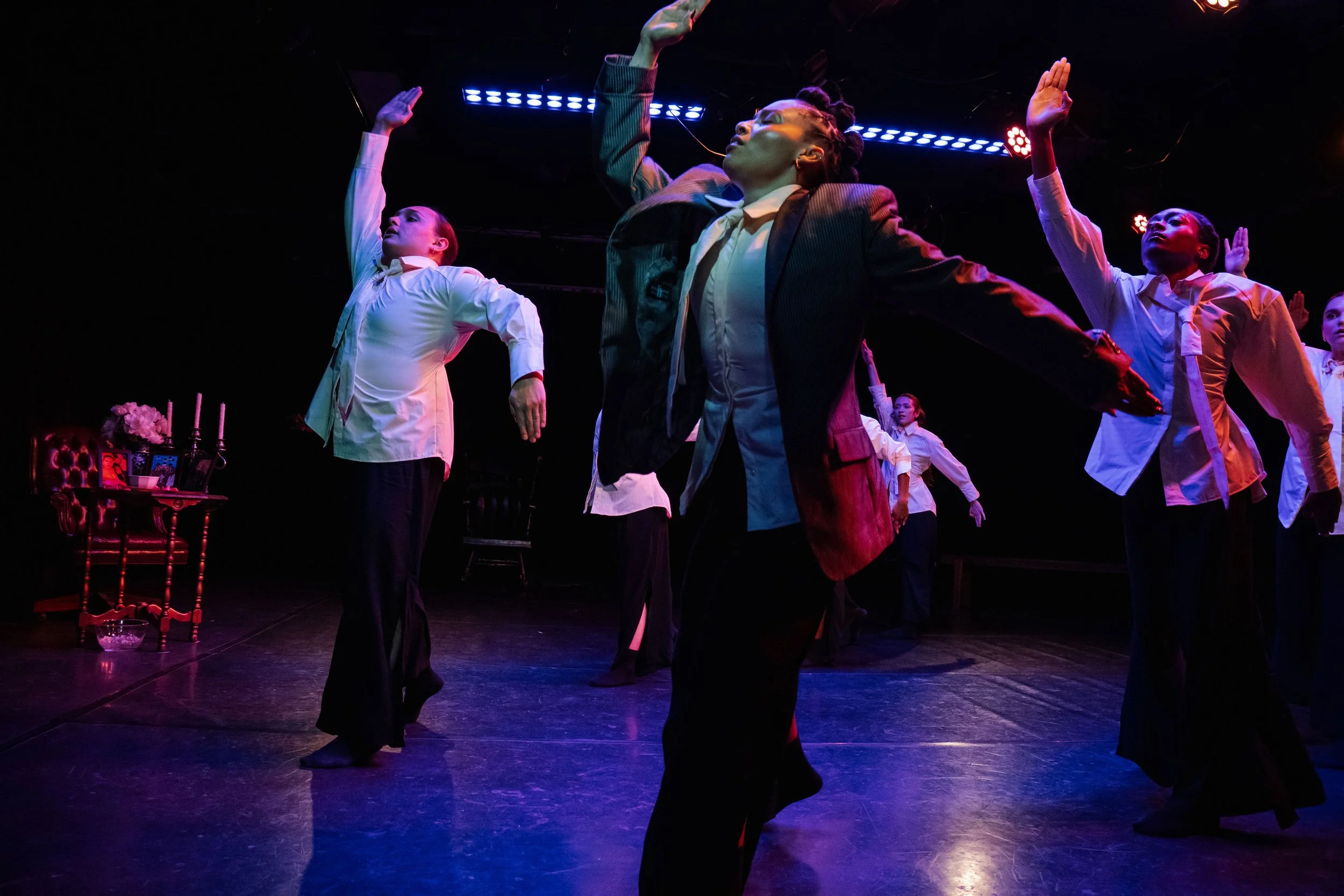 Nadia Milad Issa - Choreography - MFA Thesis
Rebecca Couch - Stage Manager
Sandi Rodriguez-Gonzalez - Lighting Operator 
Kay Currier-Graves - Lighting Designer
Photos by @Monserratscamera 
