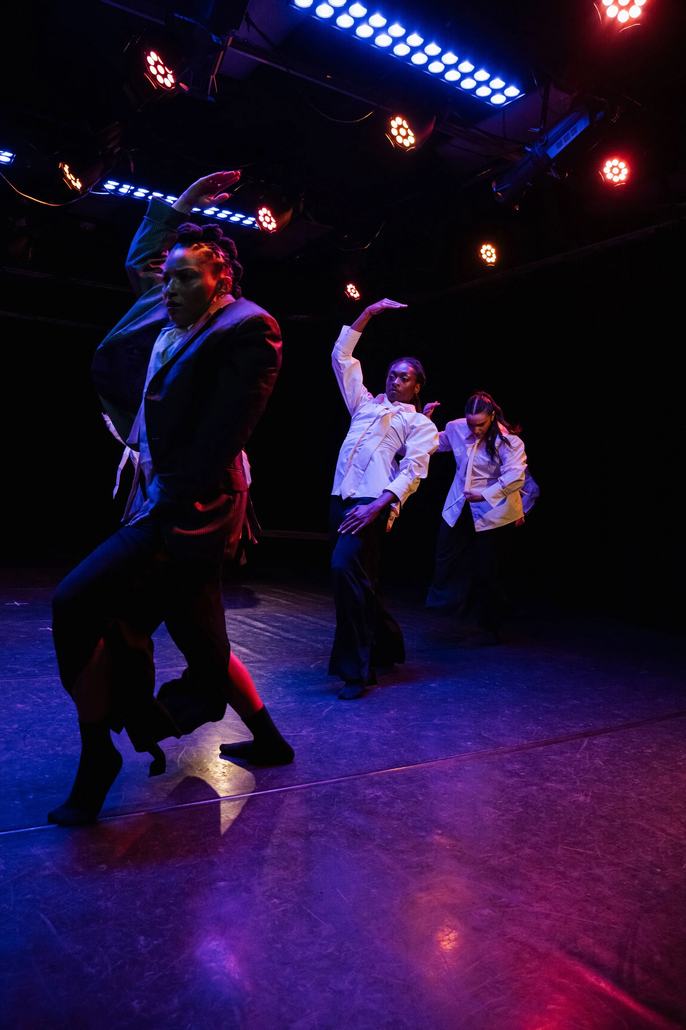 Nadia Milad Issa - Choreography - MFA Thesis
Rebecca Couch - Stage Manager
Sandi Rodriguez-Gonzalez - Lighting Operator 
Kay Currier-Graves - Lighting Designer
Photos by @Monserratscamera 