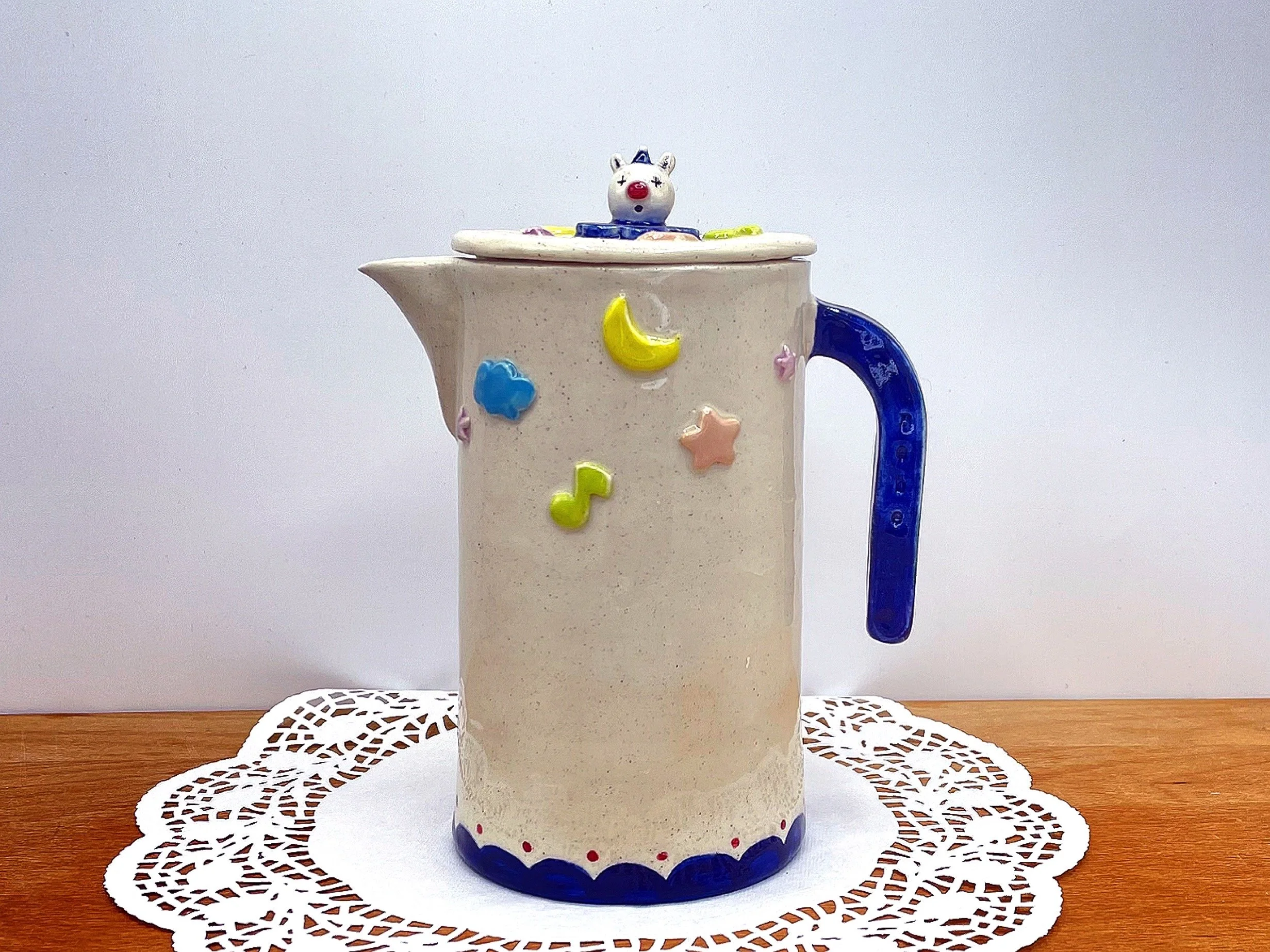 Clown Bun Pitcher 1.JPG