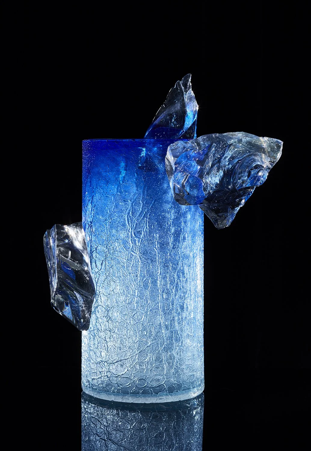 Dale Chihuly (American, born 1941).  Jerusalem 2000 Cylinder #89 , 1999. Blown, cast, broken, and hot-applied glass. 27 x 17.5 x 14 inches. Cafesjian Art Trust Museum, 2022.0361.1. © Chihuly Studio and 2026 Artists Rights Society (ARS), New York 