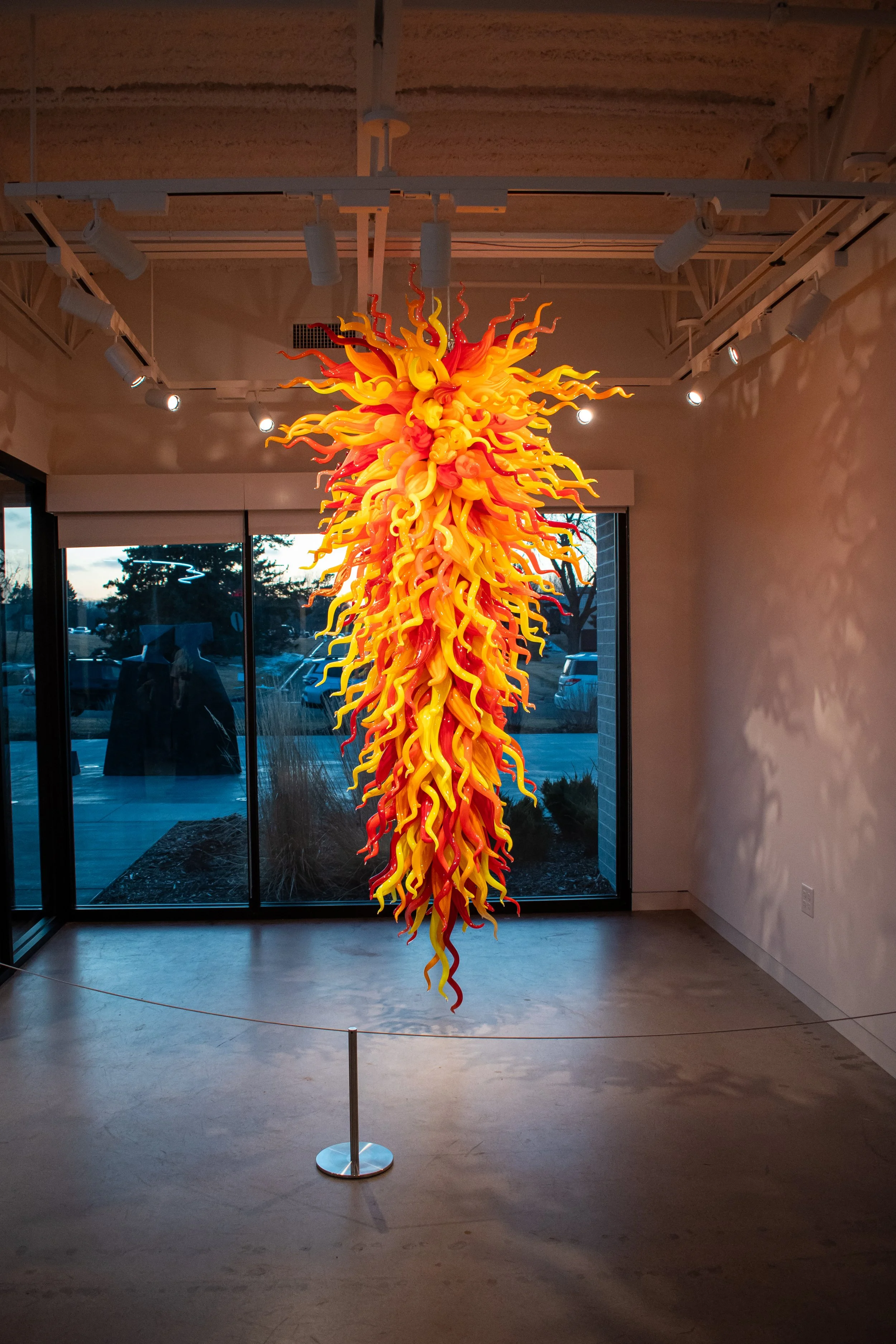Dale Chihuly (American, born 1941).  Cafesjian Chandelier , 1994. Blown glass, and metal armature. 114 x 39 x 39 inches. Cafesjian Art Trust Museum, 2022.0383.1. © Dale Chihuly 