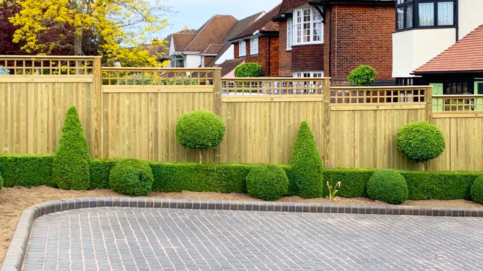 Fence2.jpg