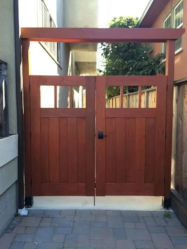 Gate2.jpg