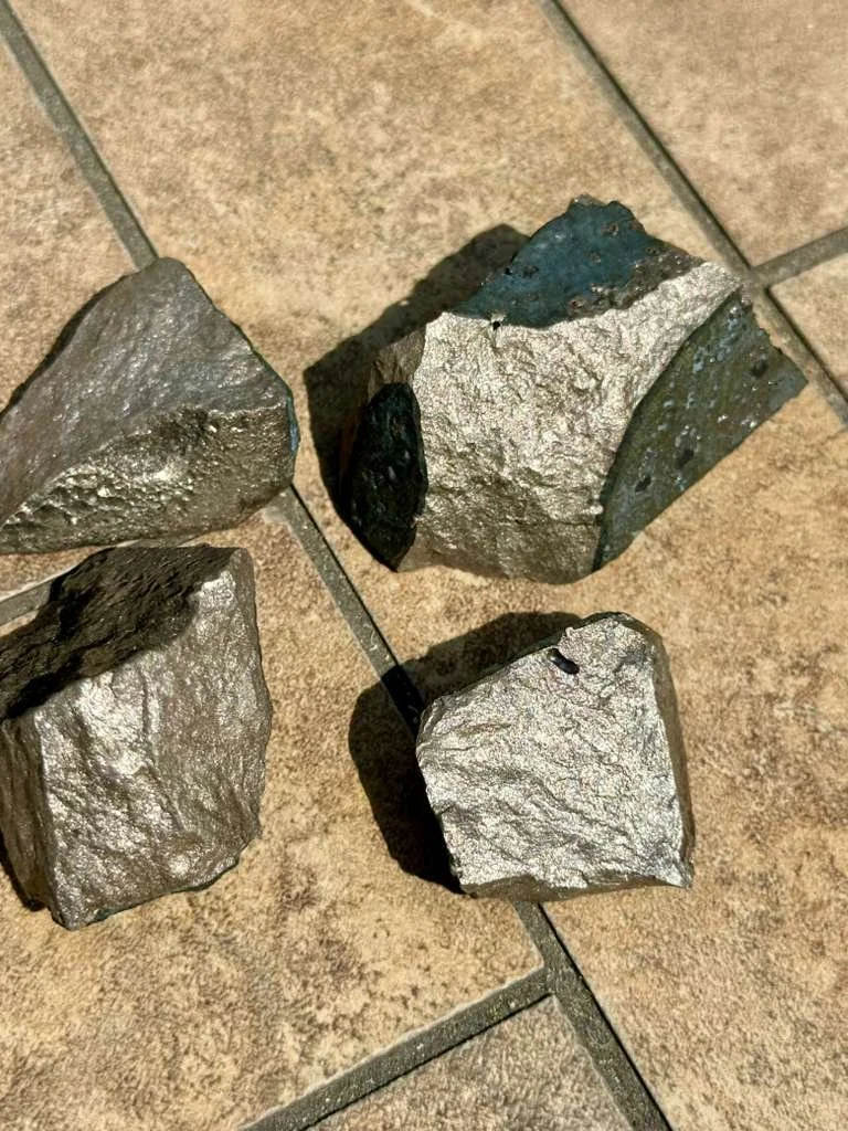 Lingote en partes 1.jpeg