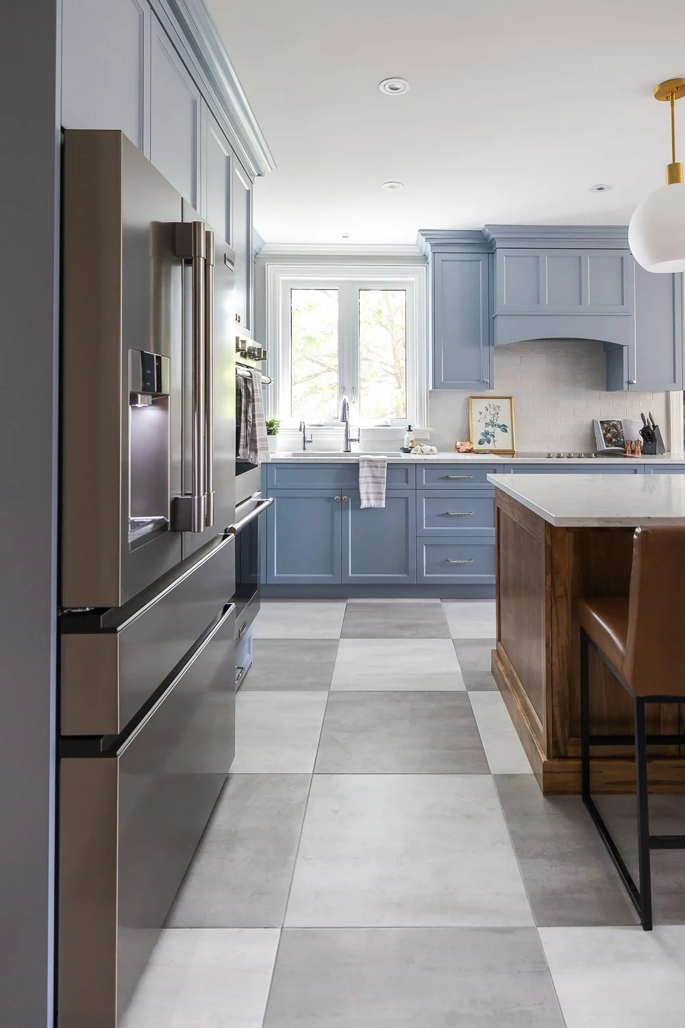 blue-kitchen-checkered-floor-waterloo-housevenne-1 (12).jpg