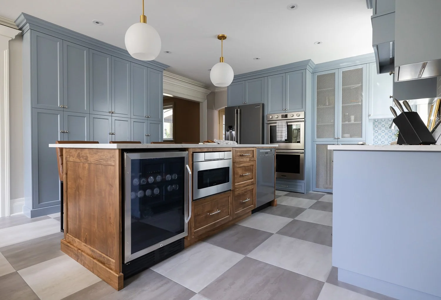 blue-kitchen-checkered-floor-waterloo-housevenne-1 (6).jpg