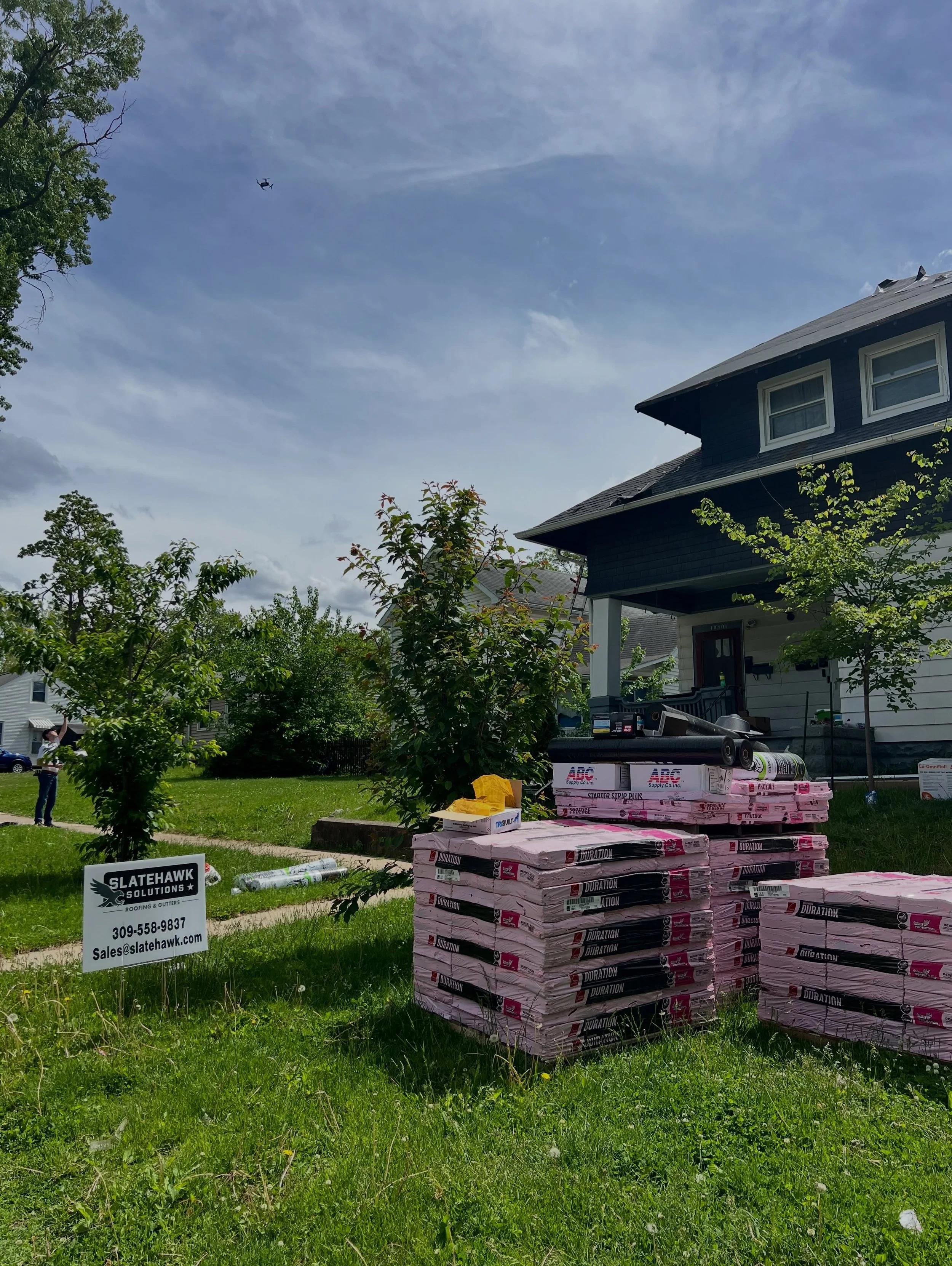 Another day. Another delivery. Another roof in progress. 🏠⚒️
Slatehawk stays on the move.  Reliable work. Clean installs. Done right the first time.
📍Serving Iowa &amp; Illinois

📞 309-558-9837
📧 office@slatehawk.com

#SlatehawkSolutions #Roofing