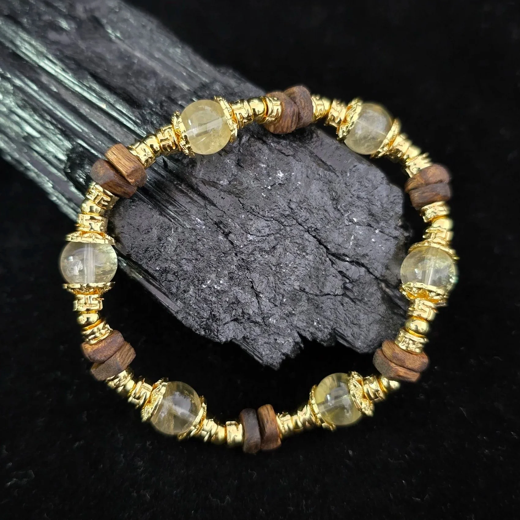 CI-01 Agarwood Gold