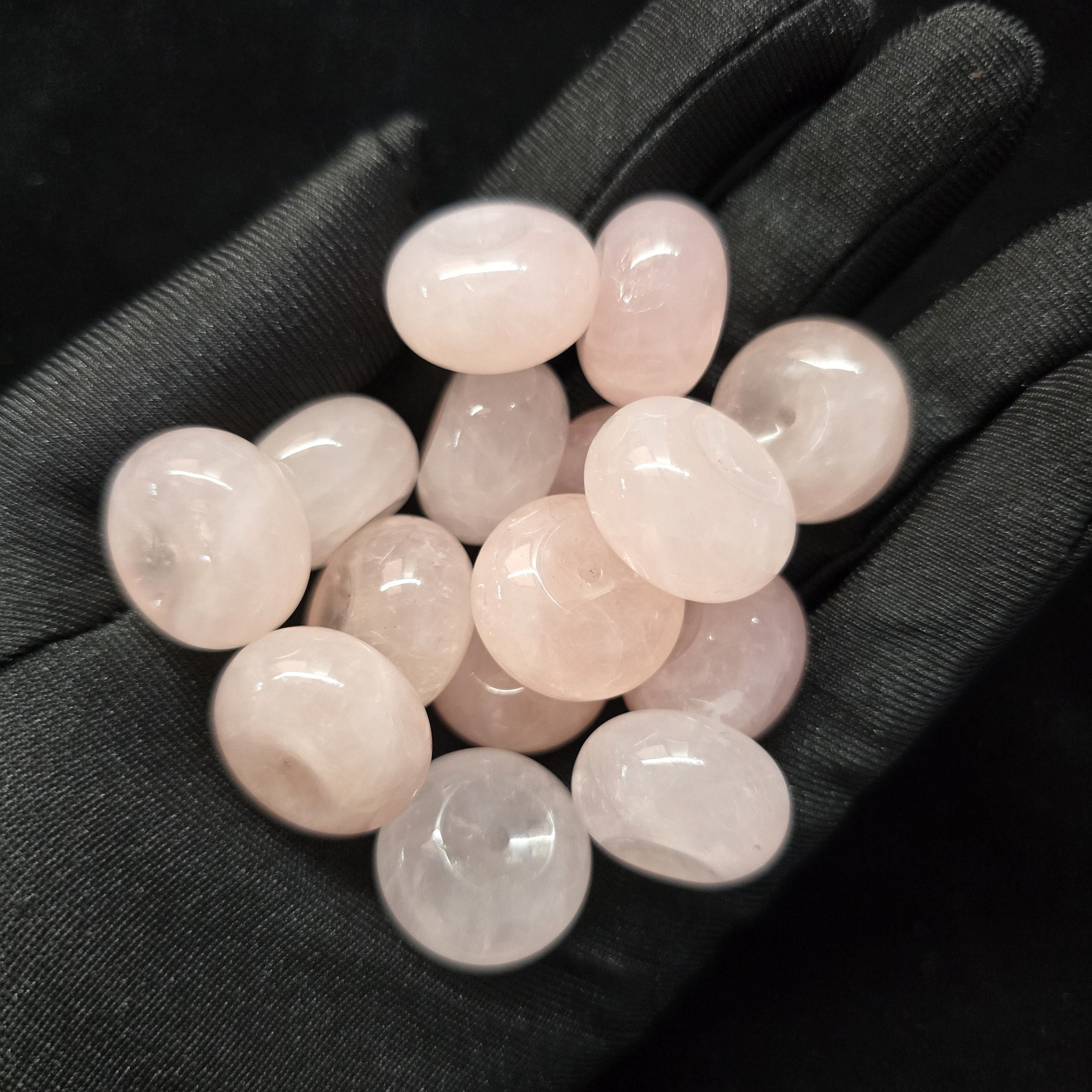 W001 Rose Quartz Donut