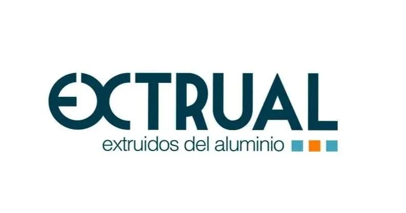 Logo de 'EXTRUAL' con la leyenda 'extruidos del aluminio'