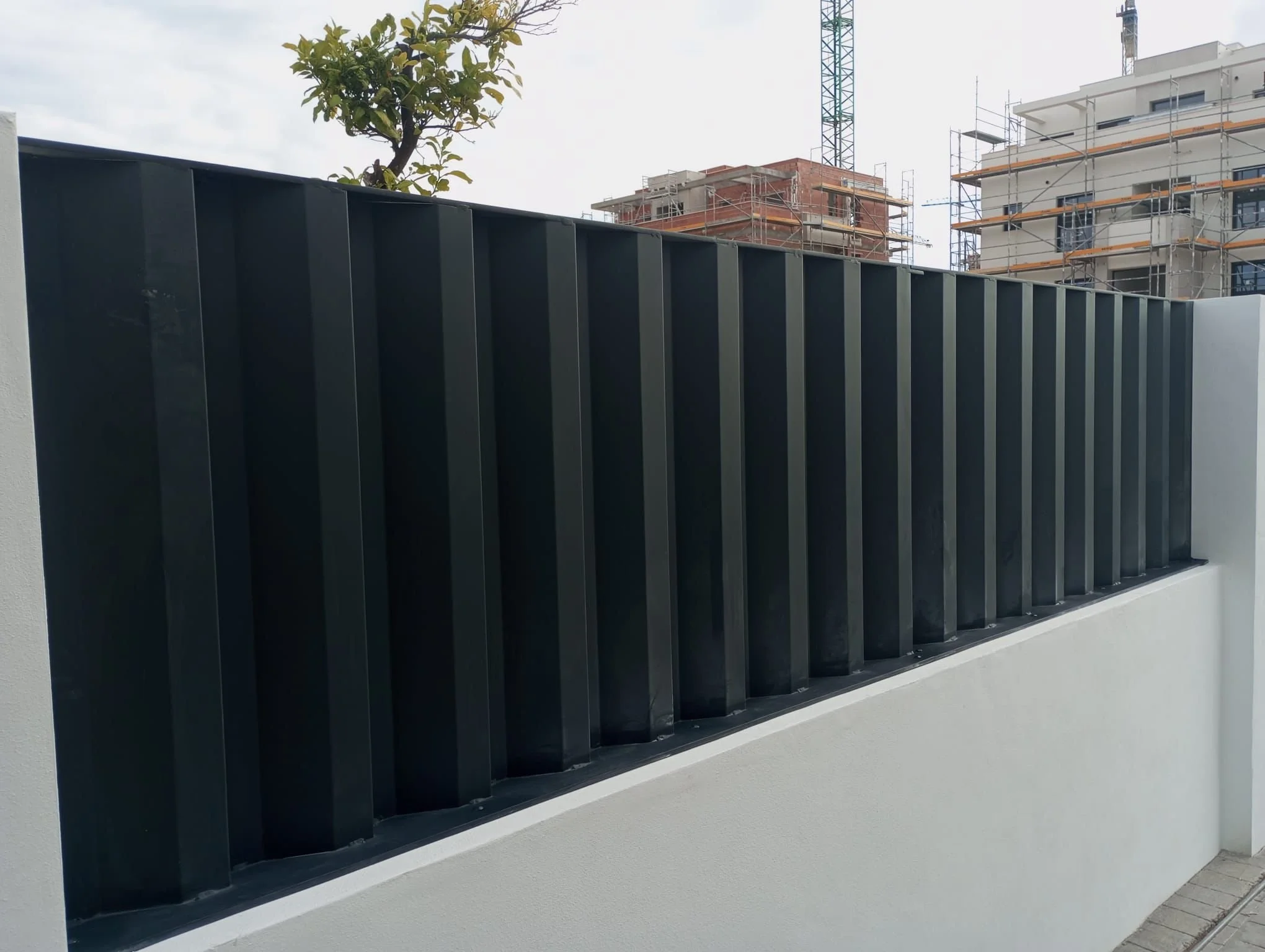 Valla de aluminio soldado