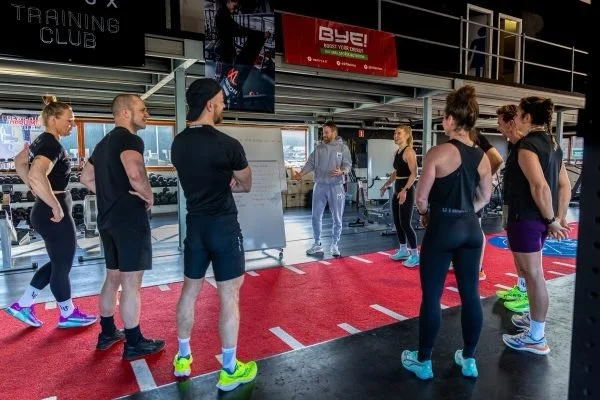 Slimmer trainen, waar en wanneer jij wilt. 💥

Hyathlon is gebouwd op een overtuiging: echte progressie, strength en strategy samenkomen. Jij volgt het plan, wij zorgen voor de structuur.

Geen giswerk. Gewoon beter worden. 🔥
Ready to level up? 🔥

