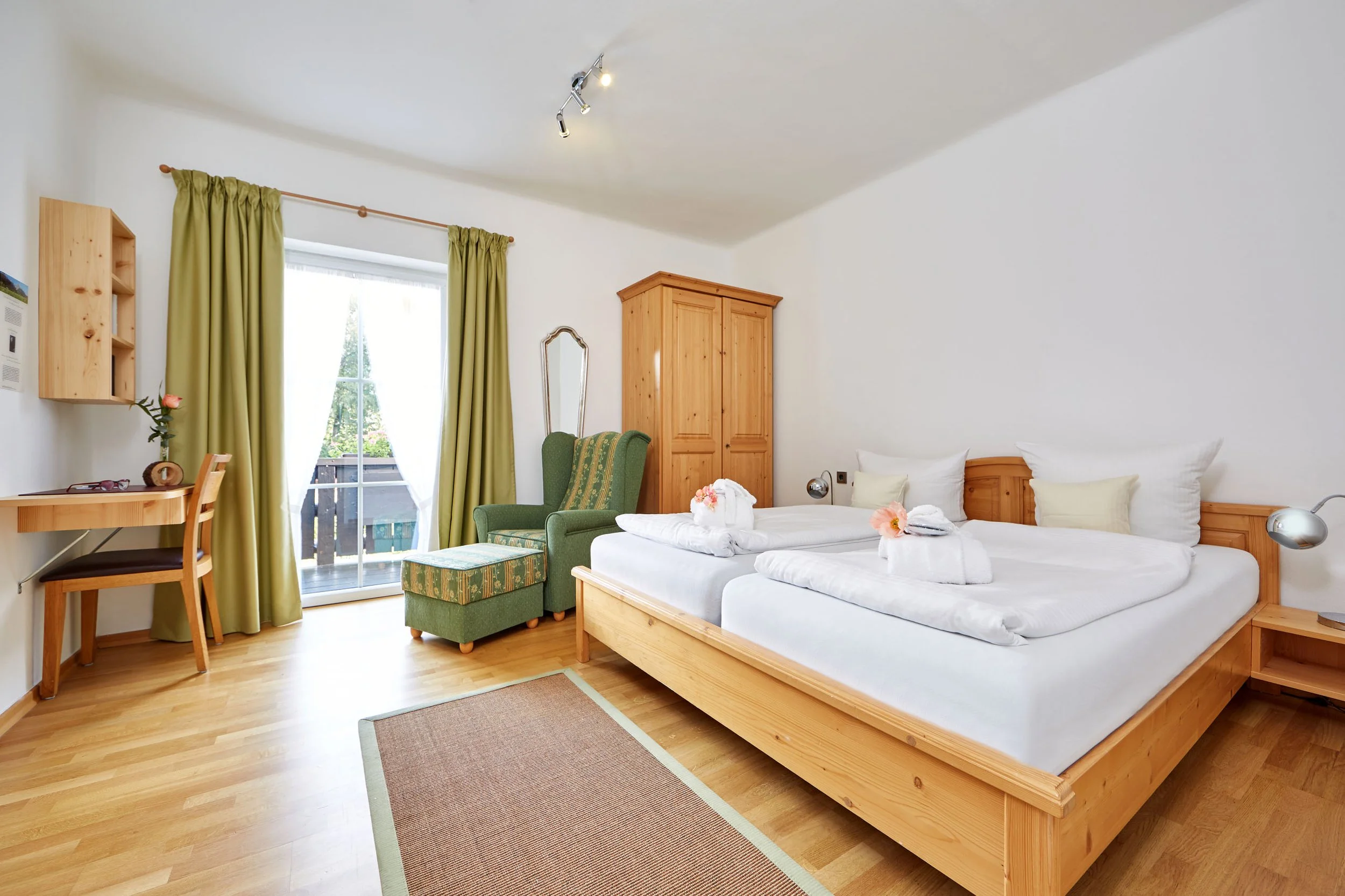 10_Schlafzimmer 1 OG-marcgilsdorf.jpg