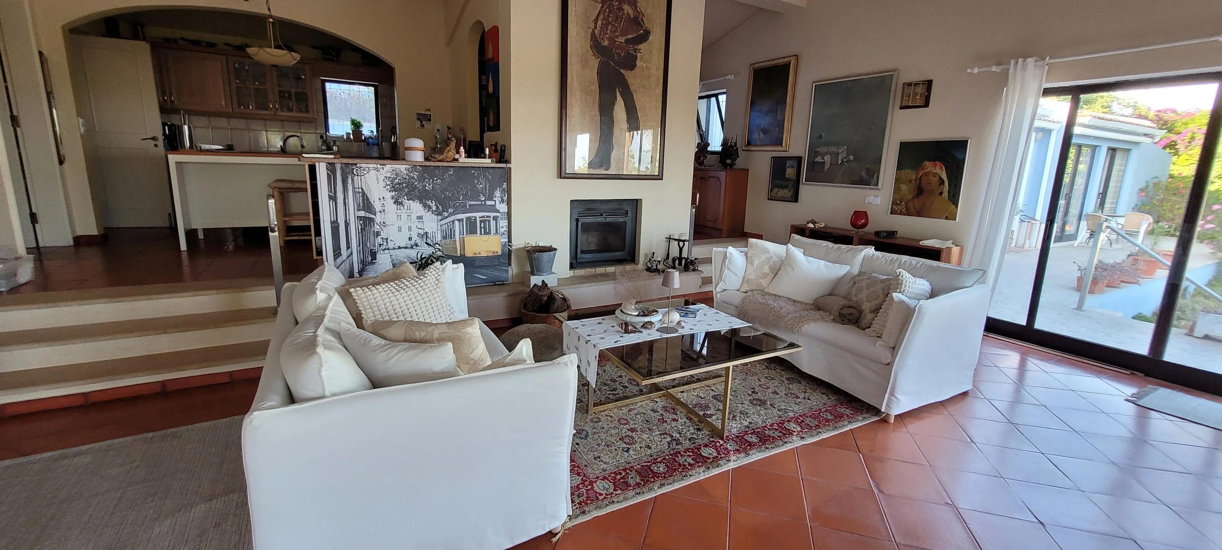 Wohnzimmer mit Blick zur Küche