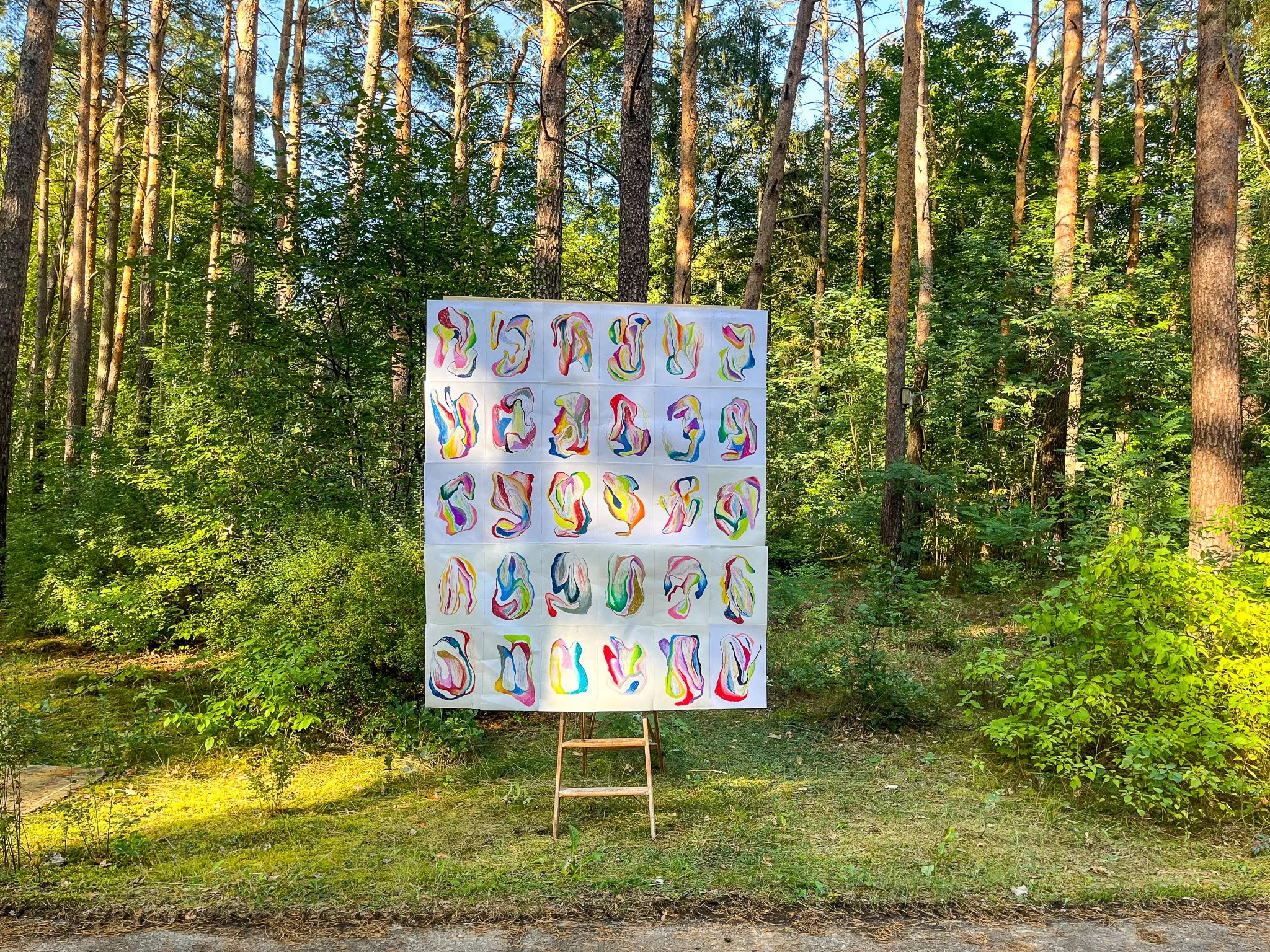 There is no more time left. Oil pastel, pencil and thread on paper. 180x200cm. 2025