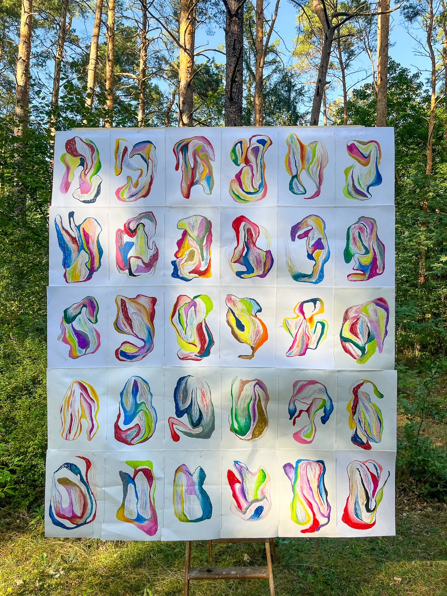 There is no more time left. Oil pastel, pencil and thread on paper. 180x200cm. 2025