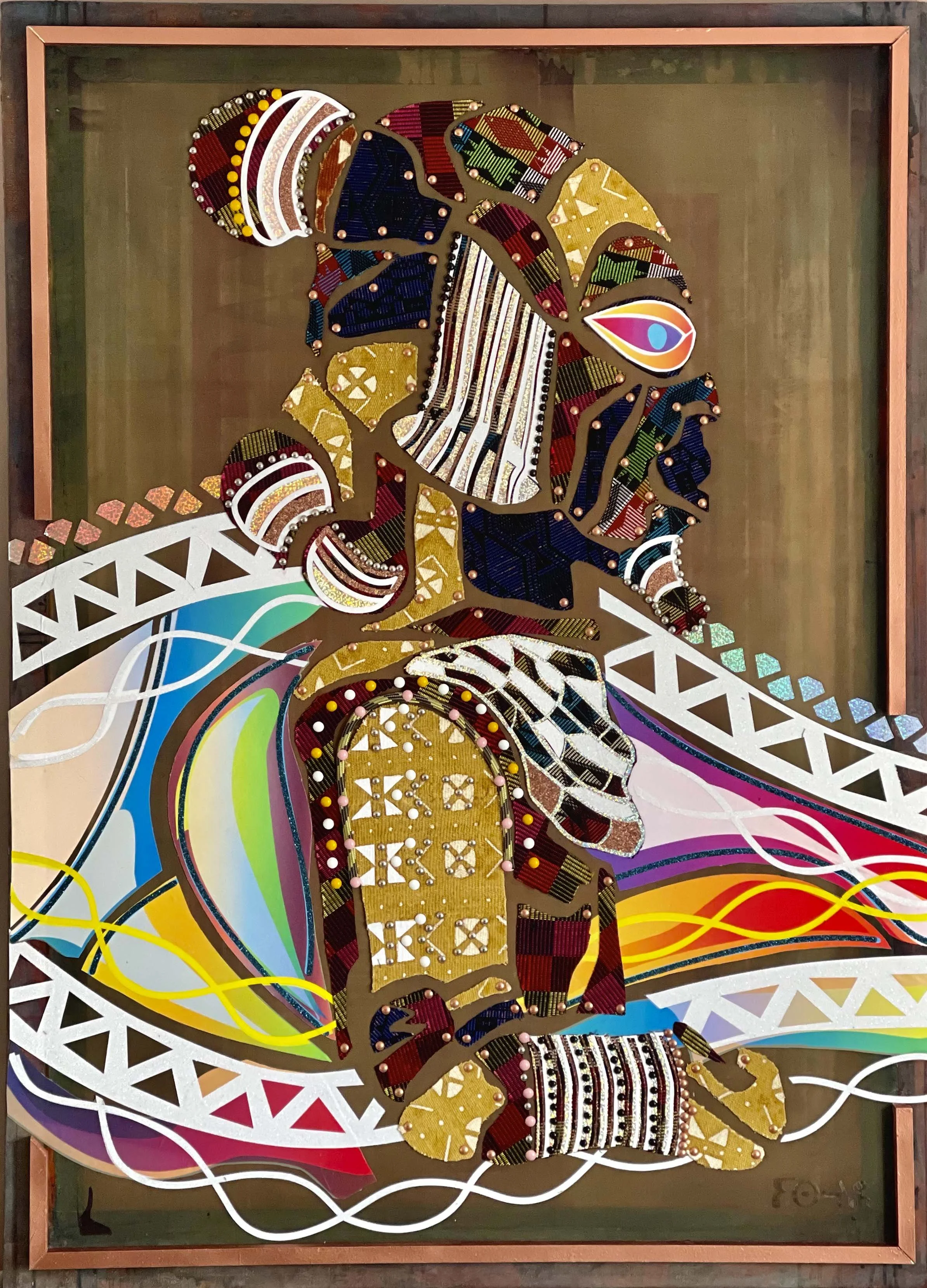 Une oeuvre d'art originale intitulé JAMNOK JARAAF culture NOK, Afa Faty Art for Artefacts - Œuvre originale sans peinture, mélange d'étoffes tissées d'Afrique de l'Ouest, films polyuréthane et clous tapissiers. Art contemporain africain Afreeca Pop.