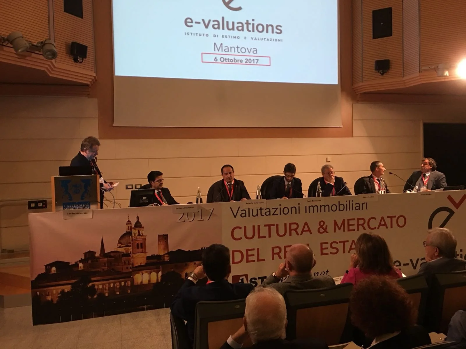 Foto e Video Conferenza "Valutazioni Immobiliari, Cultura e Mercato del Real Estate" - 06.10 Mantova