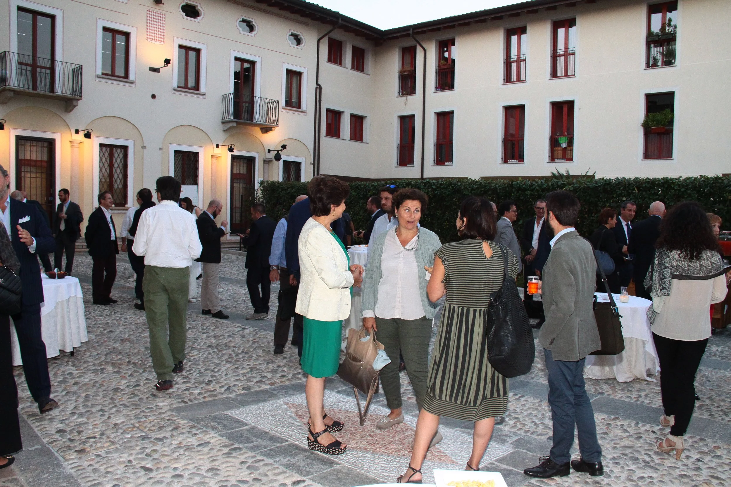 2016-09-29-invitati-inaugurazione-nuova-Sede-in-Bicocca-foto-E.Oliva-40.jpg