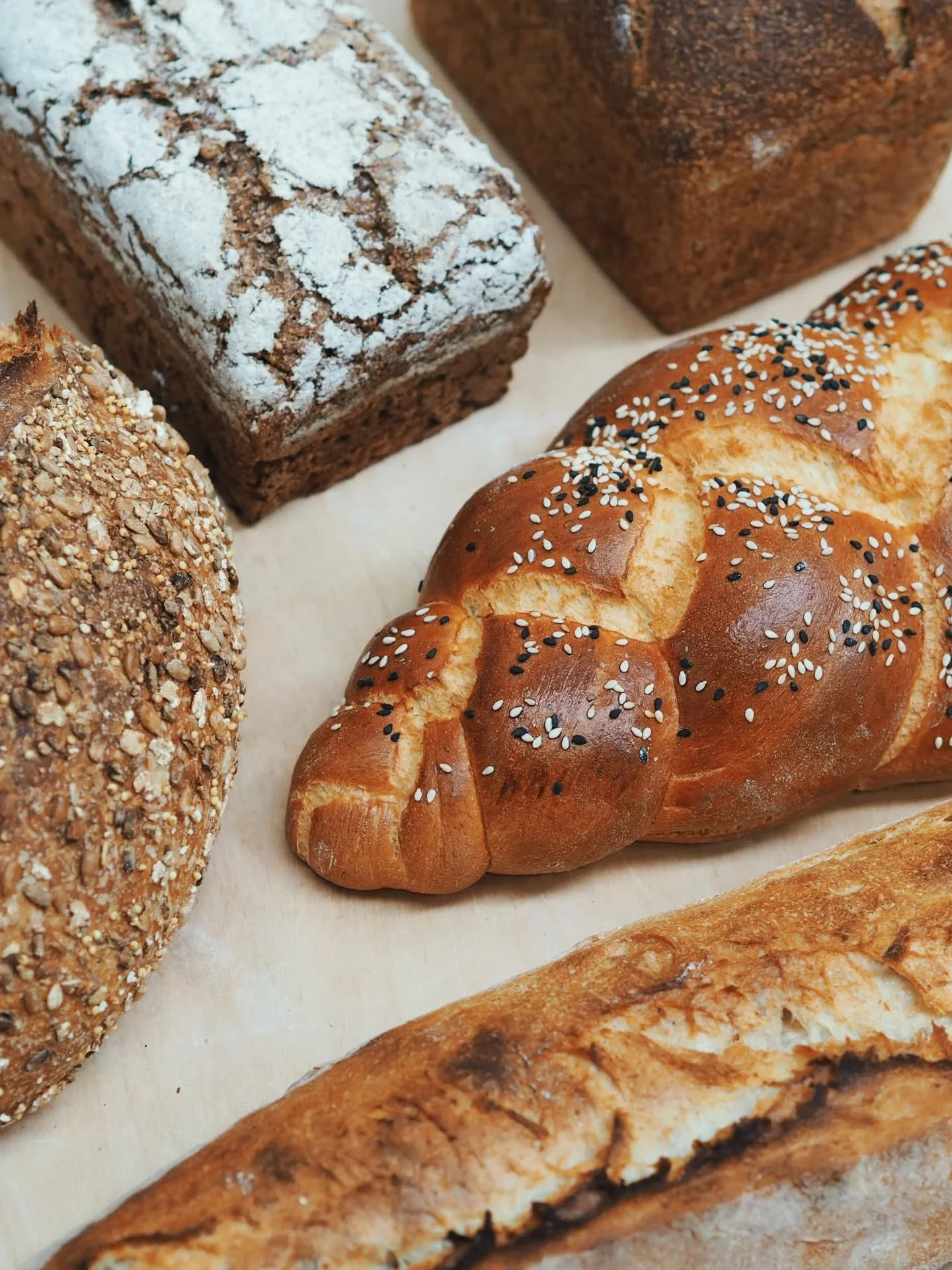 Fresh bread? We&rsquo;ve got you covered...

Head over this week and stock up on your favourites!

&bull; Mill Road Store - open 7 days a week
&bull; Bakehouse Store, Fenstanton - open Thursday &amp; Friday, 6am&ndash;2pm

See you soon 💛💛
-
#Eclips