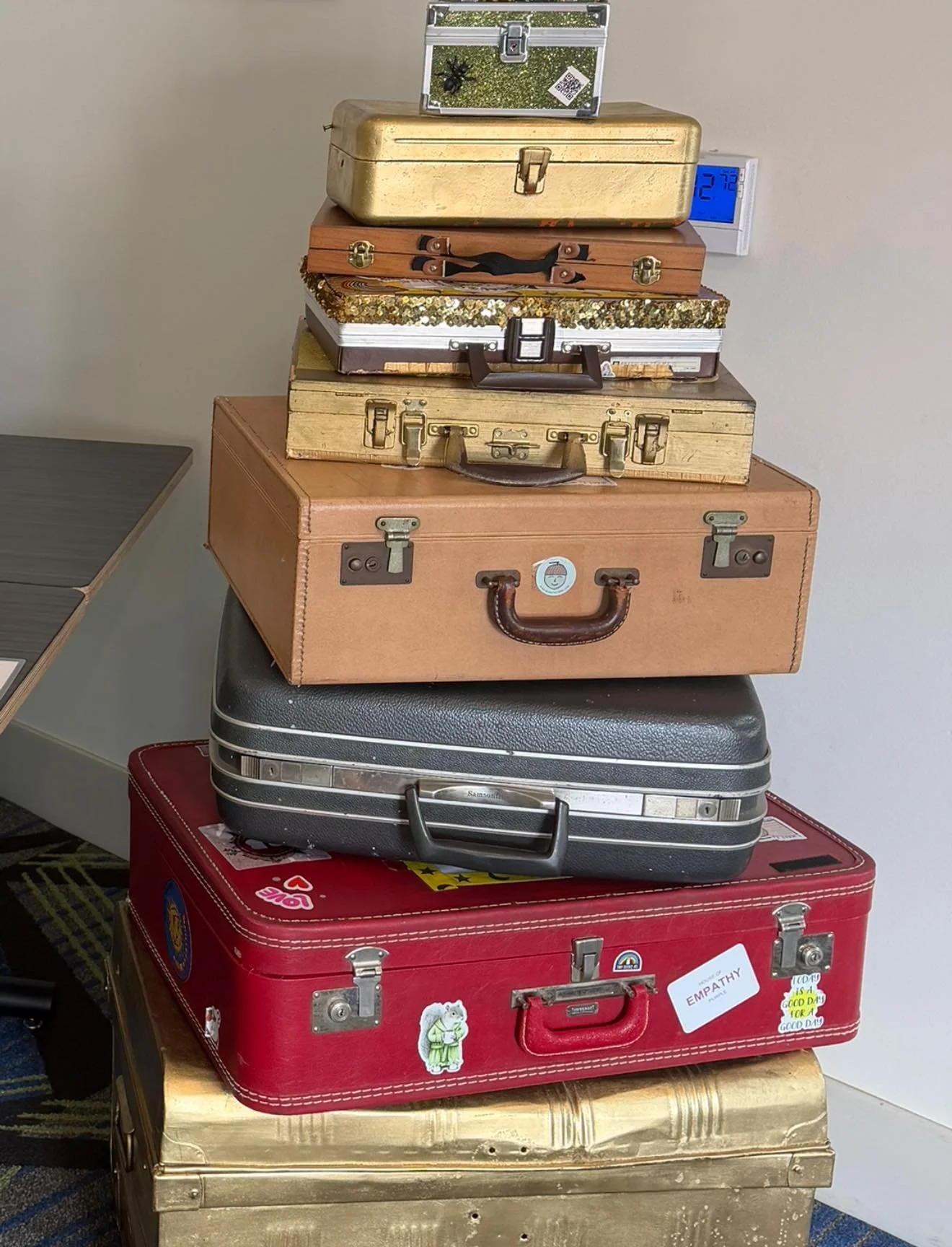 I&rsquo;m on a treasure hunt!
Emerging Planet Acorn character coming needs a most important prop! 
Any local friends have a small briefcase I can have or buy? Small is good. Vintage is great. Funky is great. I&rsquo;m gonna paint it!
Thank youse!