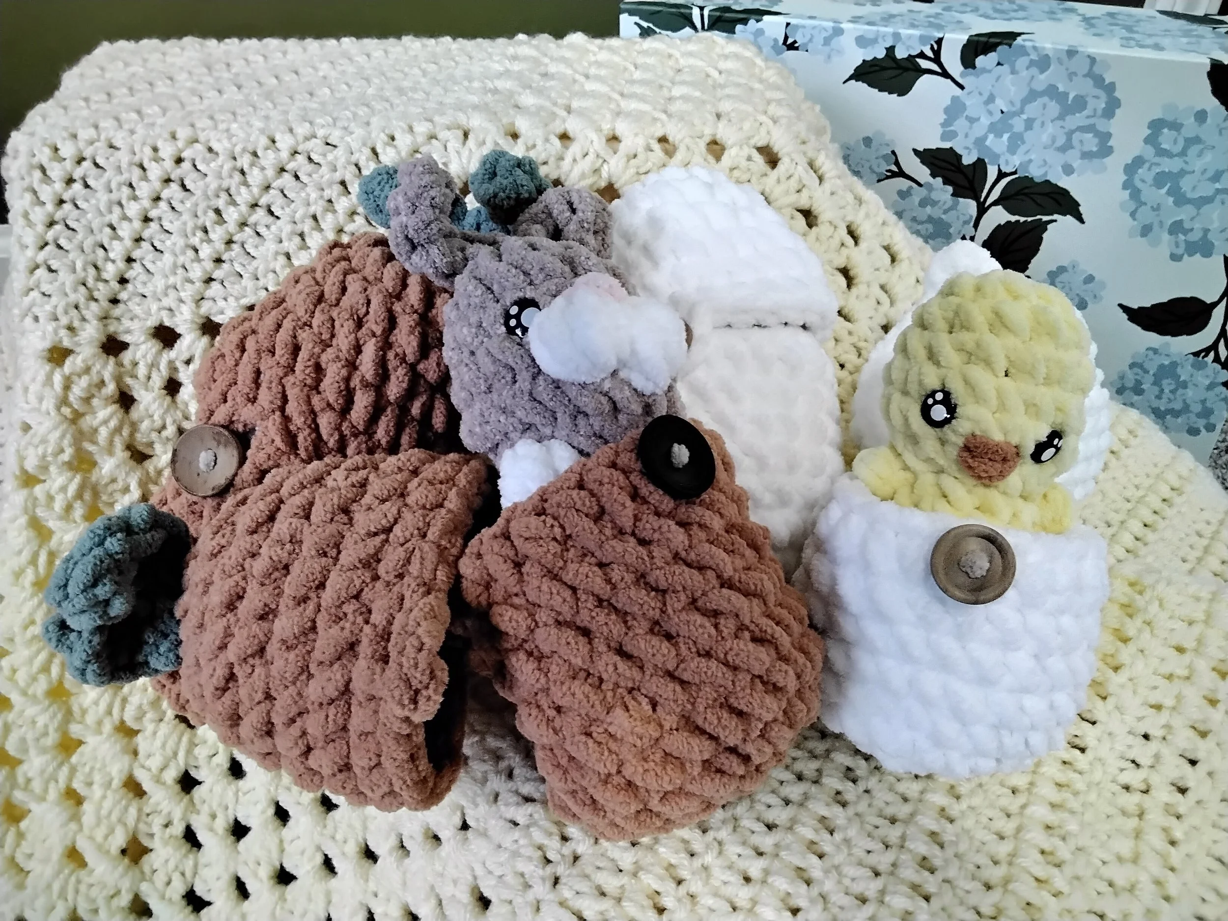 Hatching Eggs - Bunny & Chick