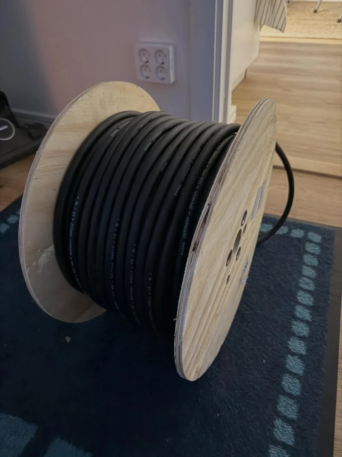 So the work with new 🔊 cables can start!