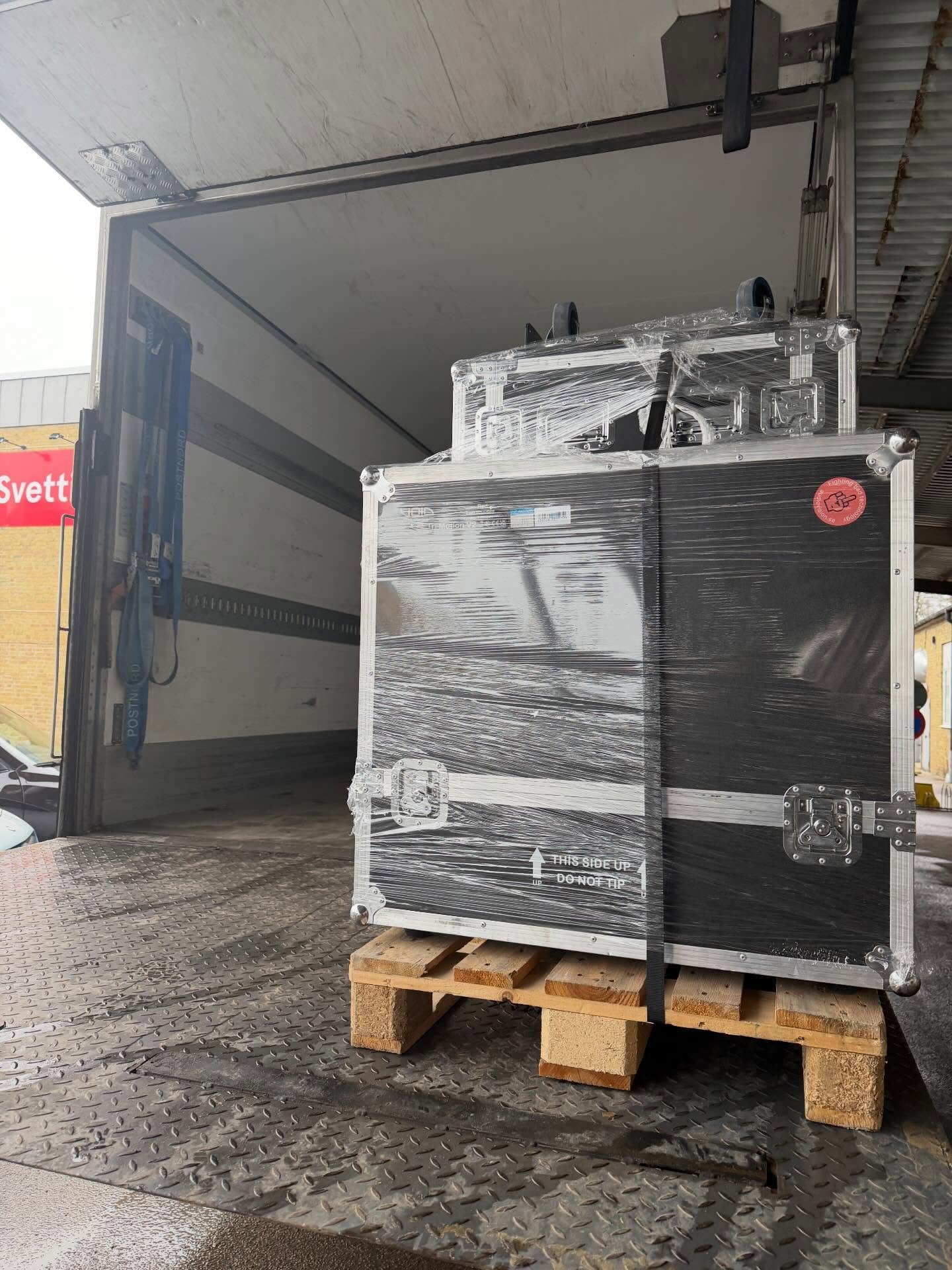 Early in december they finally arrived! Now some more preparation before they are ready to hit the road and create your best sound experience #voidacoustic #void