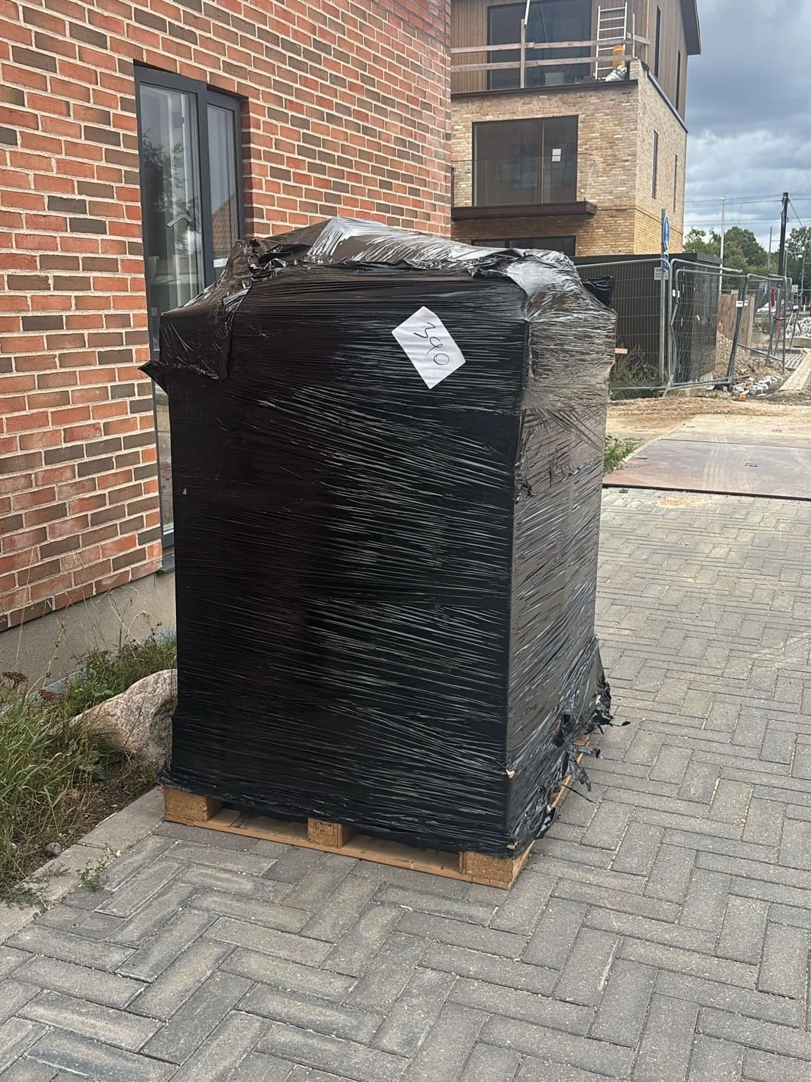 Guess what arrived at Beataya DK head quarters?

Hope you know Beataya is both 🇸🇪 and 🇩🇰 company and we operate in both Sweden And Danemark moving our Void speakers across the countries!