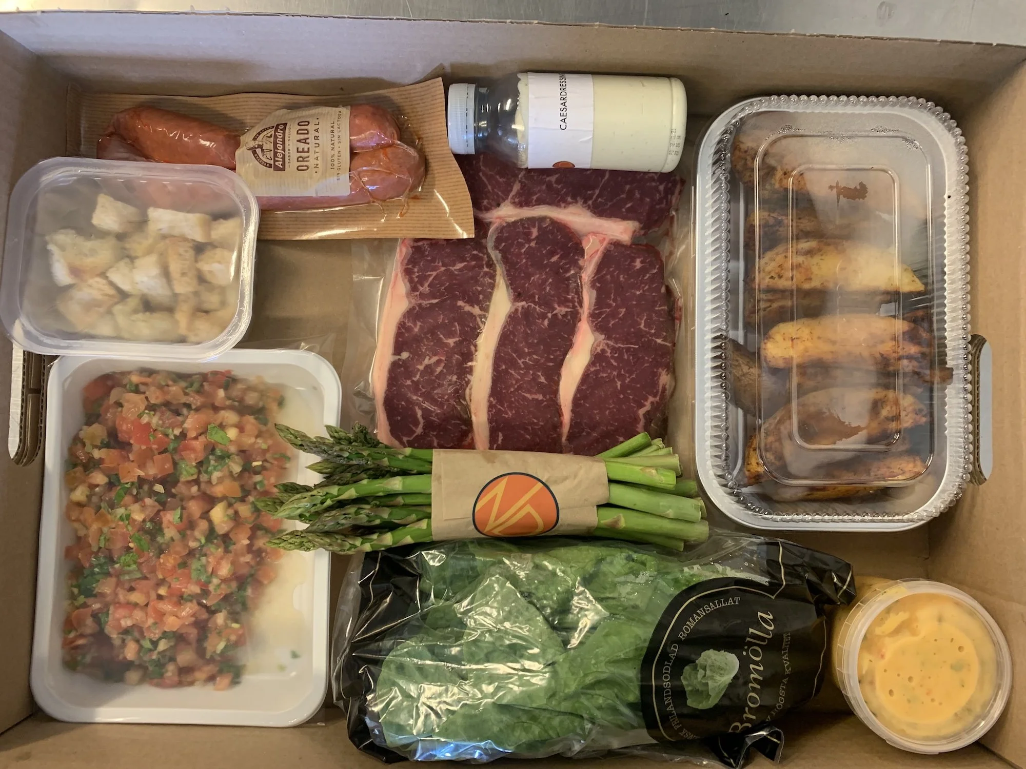 Helgkasse med färdiglagad mat