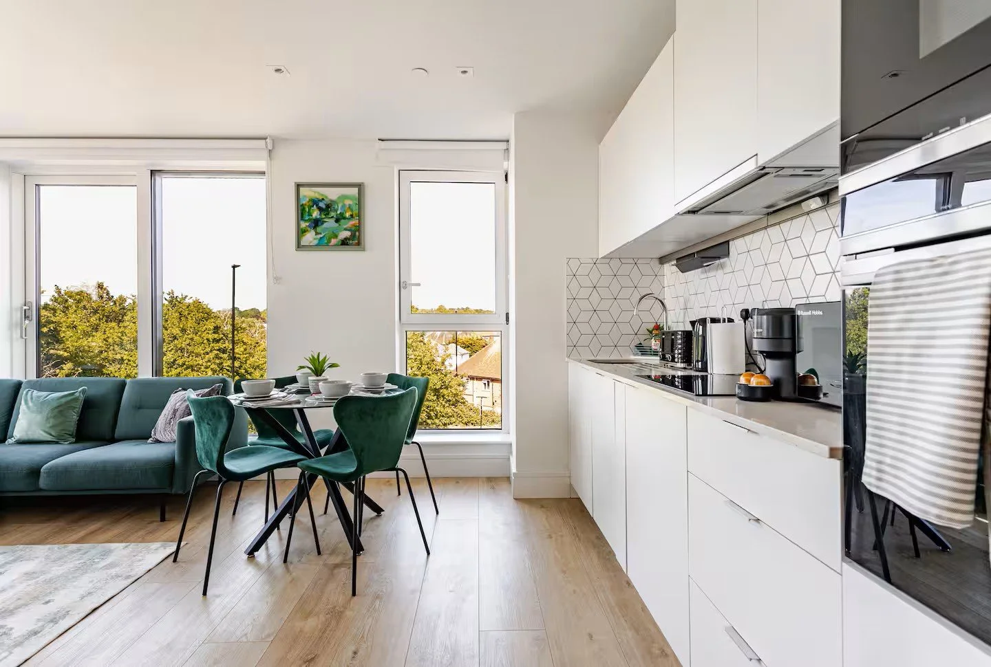 Dining area/Kitchenette