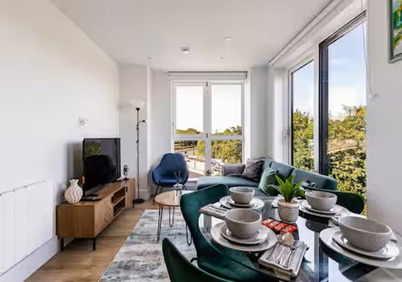Living room/Dining area