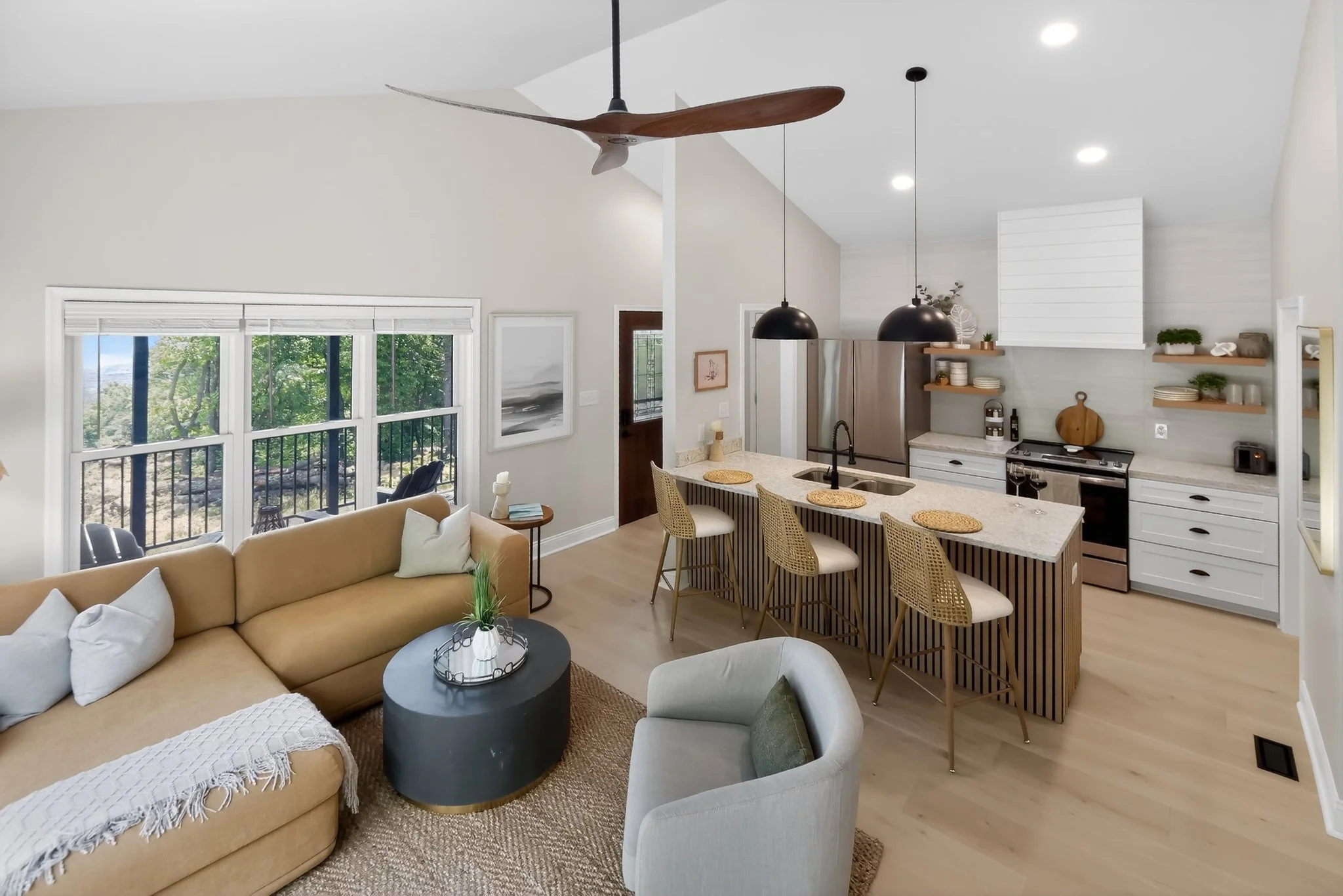 17_1208_Rockwood_Trail-Living_room-0586.jpg