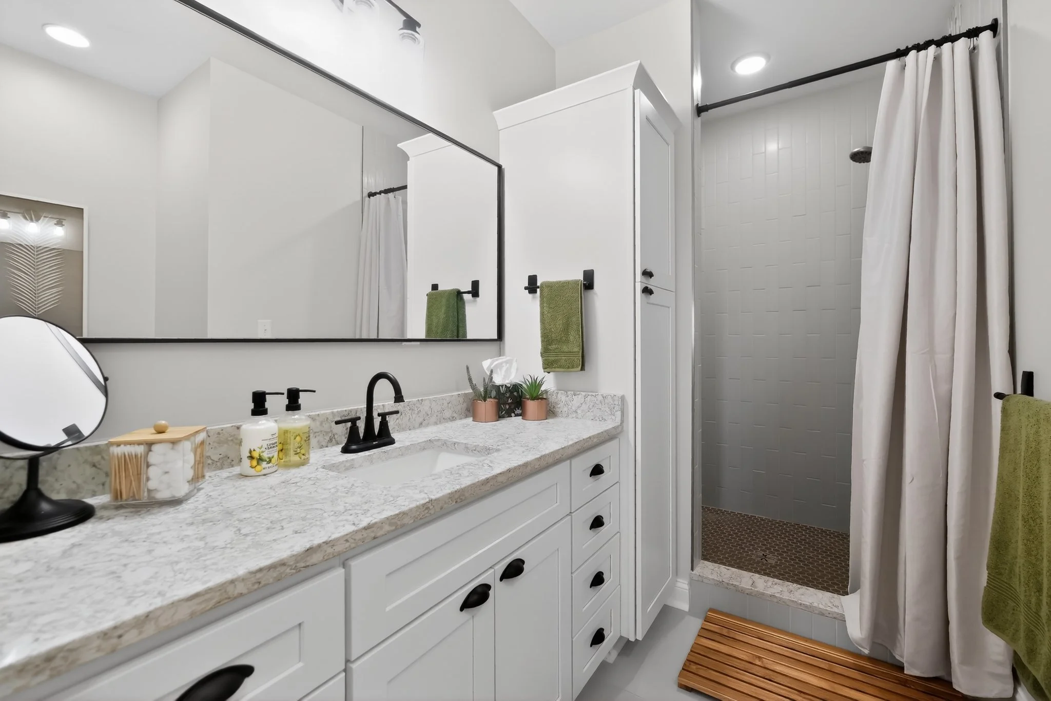 29_1208_Rockwood_Trail-Bathroom-0570.jpg